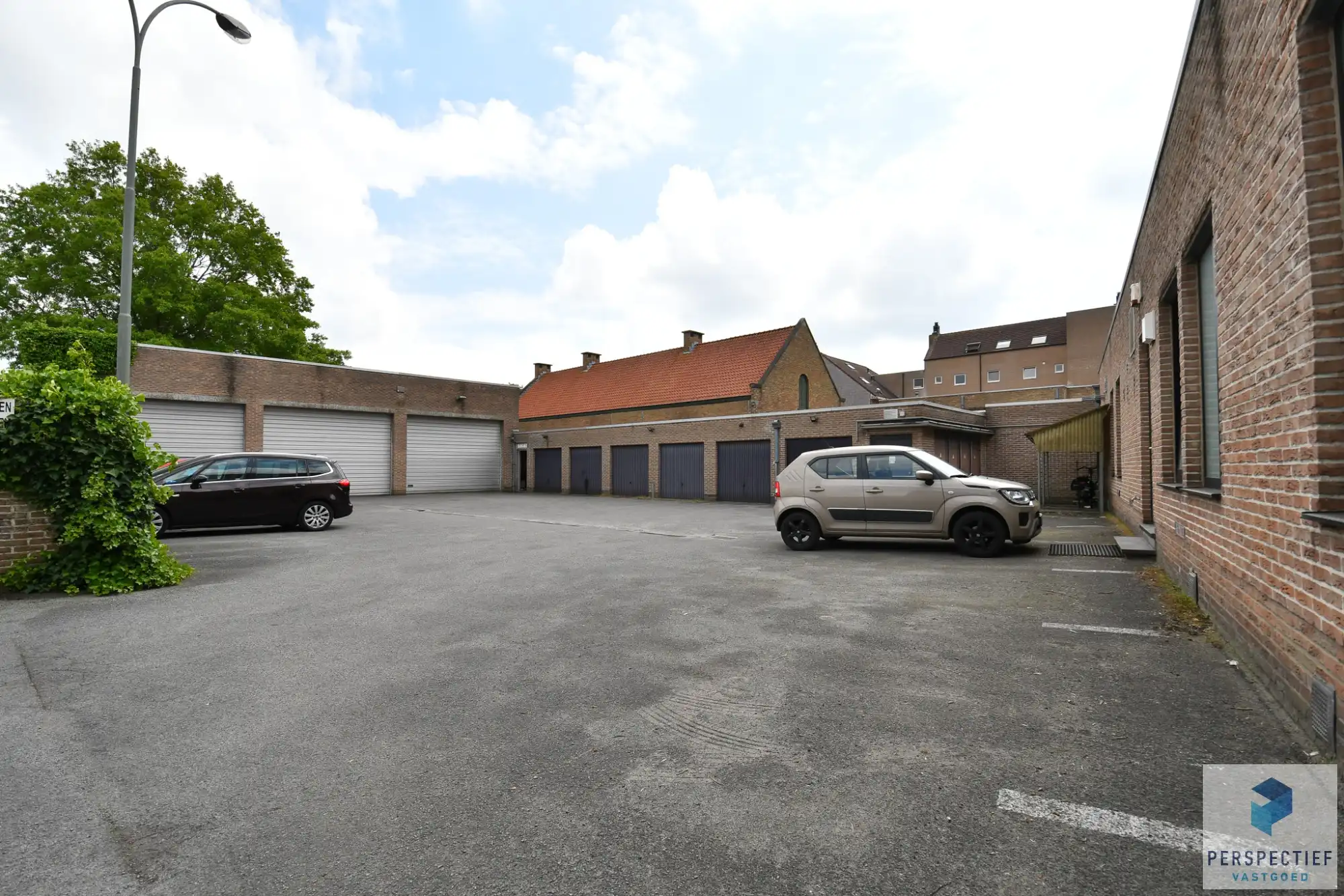 GOED GELEGEN en GROOT ( 150 m²) APPARTEMENT MET 3 SLAAPKAMERS EN  GARAGE foto 2