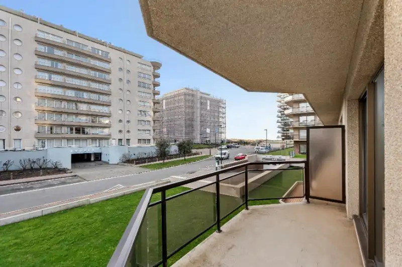 EXCLUSIEF HOEKAPPARTEMENT NABIJ ESPLANADE  IN DE PANNE foto 4