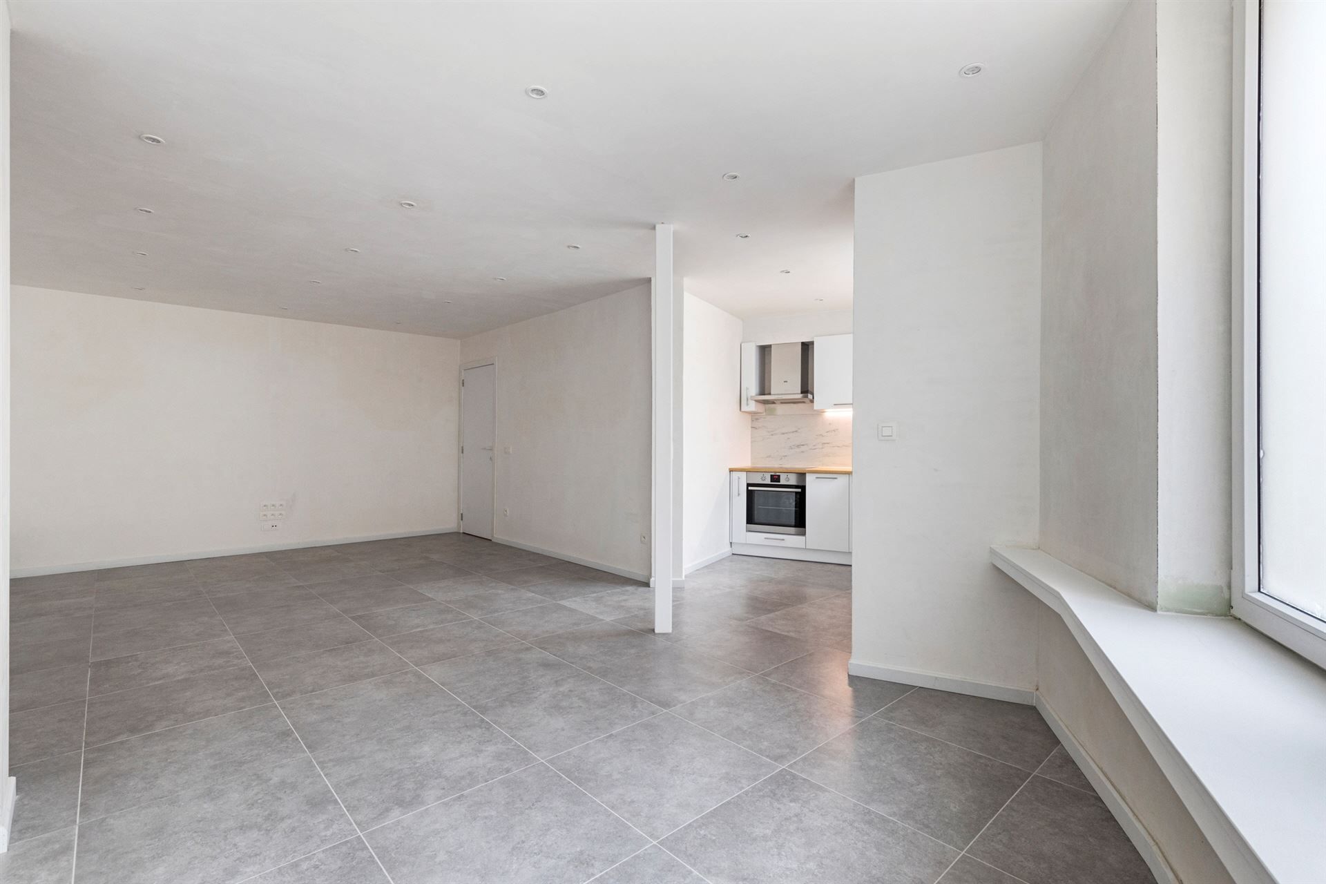 Vernieuwbouw appartement 2025 met aparte privatieve toegang foto 4
