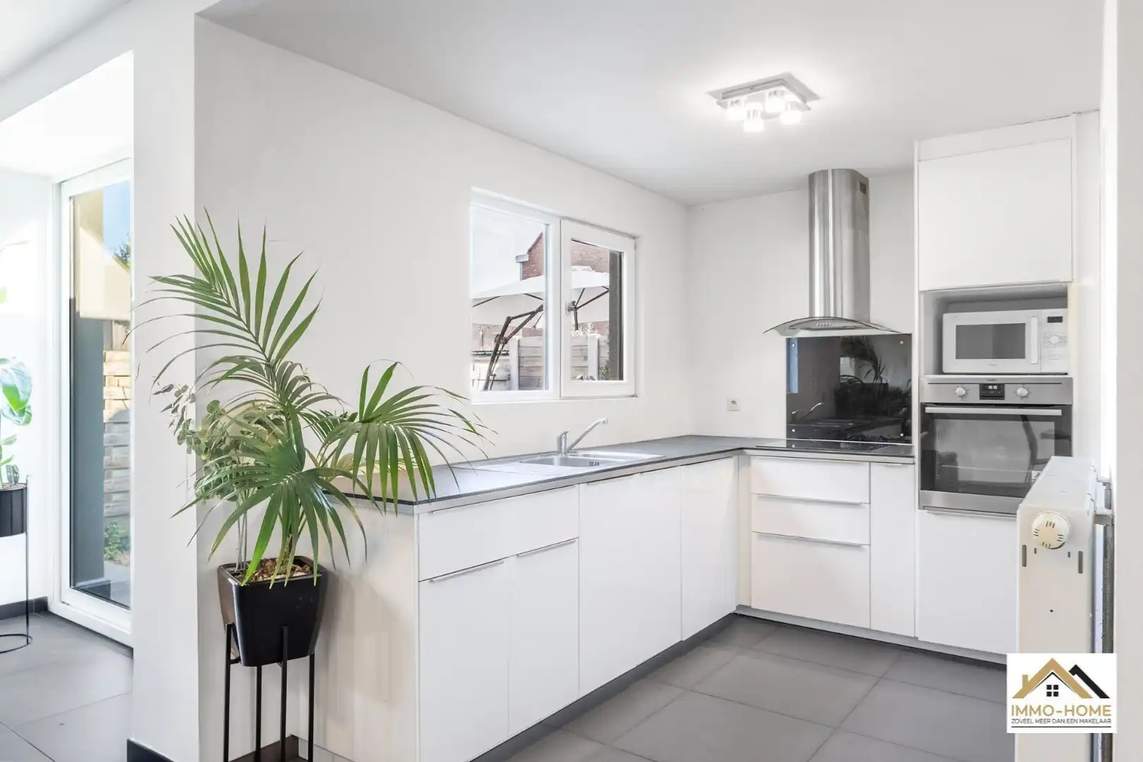 Gerenoveerde ruime woning nabij centrum van Lokeren foto 14