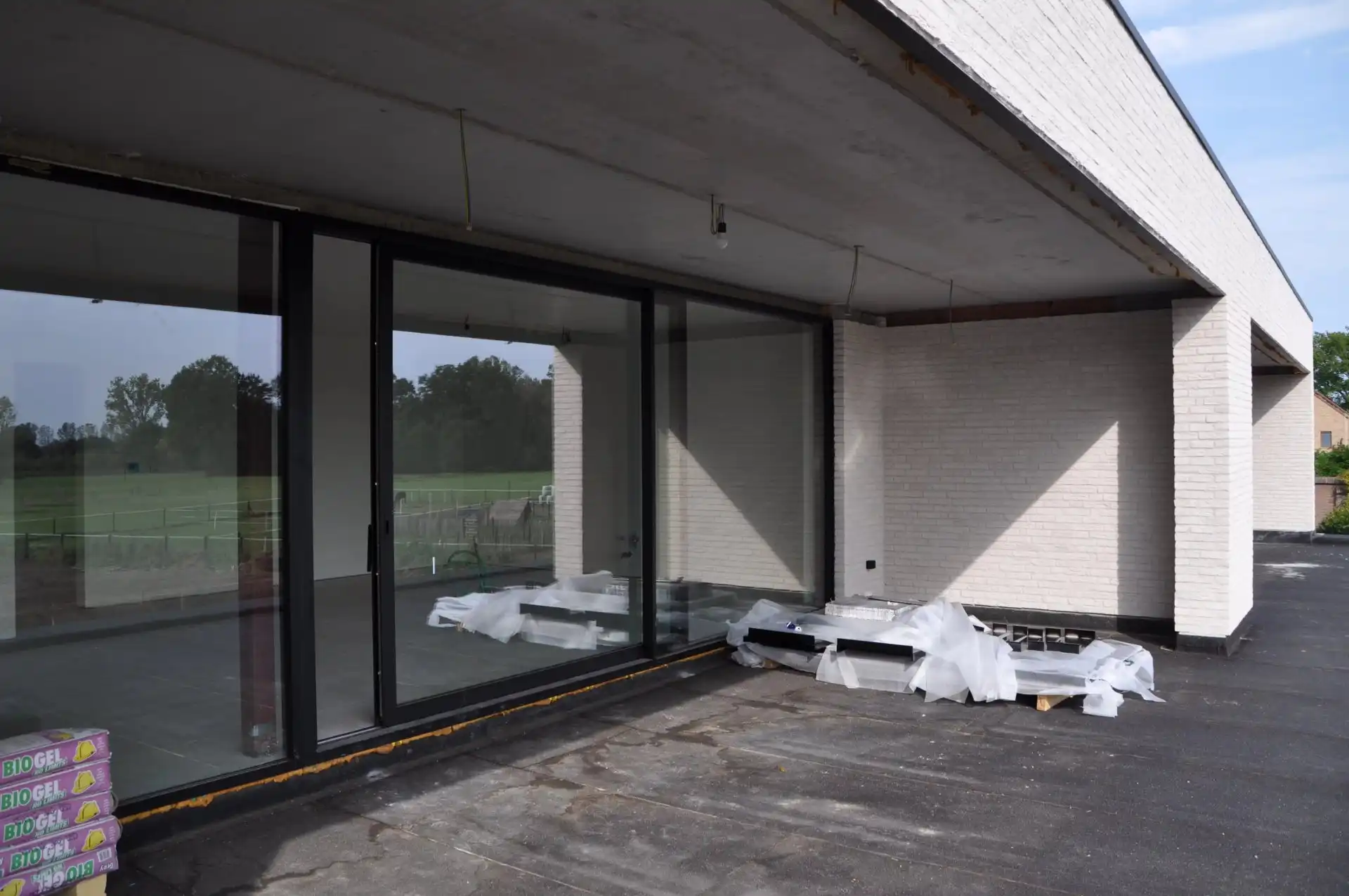 EXCLUSIEF PETNHOUSE VAN 112M² MET 2 SLPK’S EN RUIM TERRAS VAN 44M² IN LINKHOUT foto 3