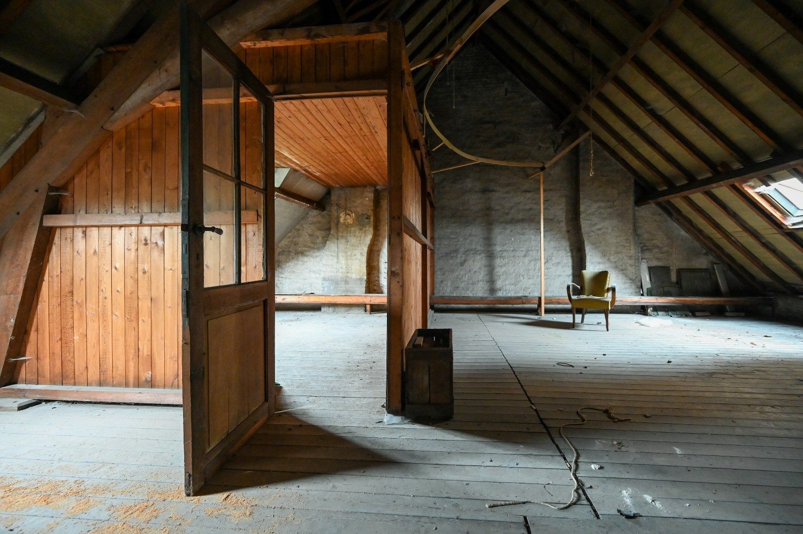 Eclectische burgerwoning als potentieel kantoor op de rand van de historische stadskern foto 23