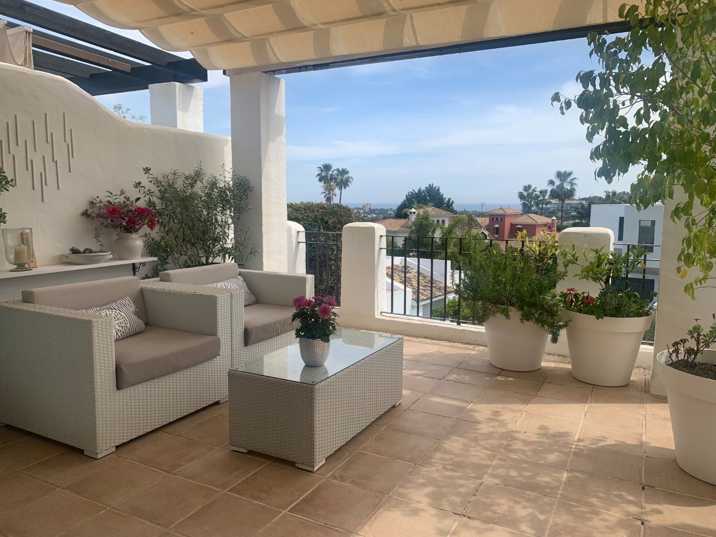 Gezellige duplex met zicht over de Nueva Andalucia vallei naar de Middellandse zee. foto 9