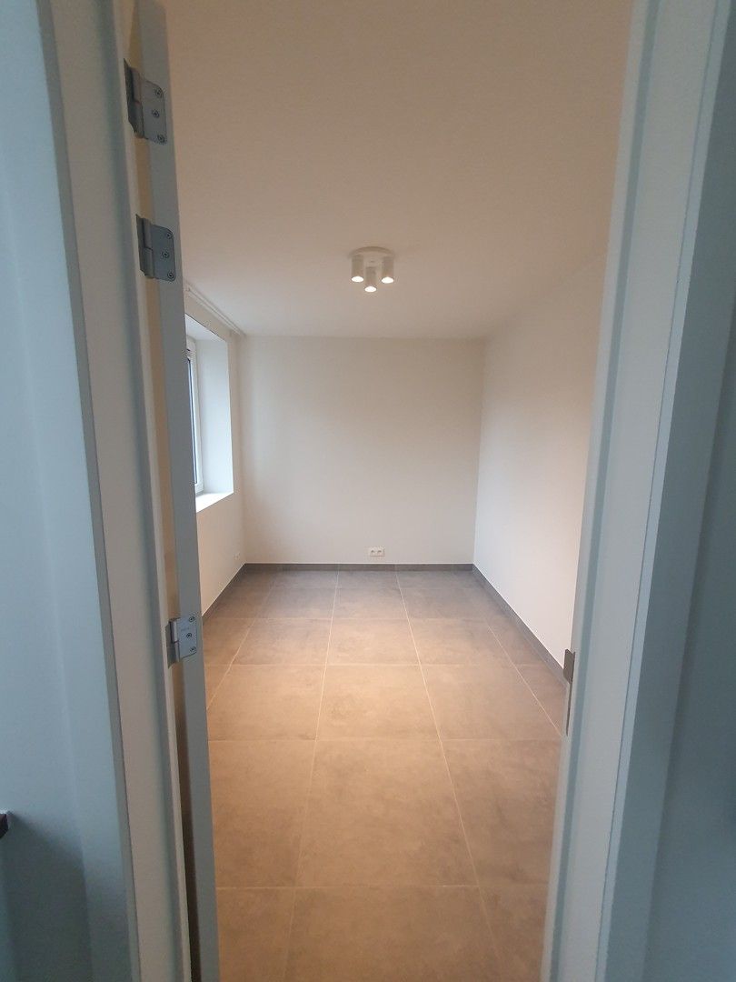 Instapklaar appartement met modern dakterras op de 1ste verdieping foto 18