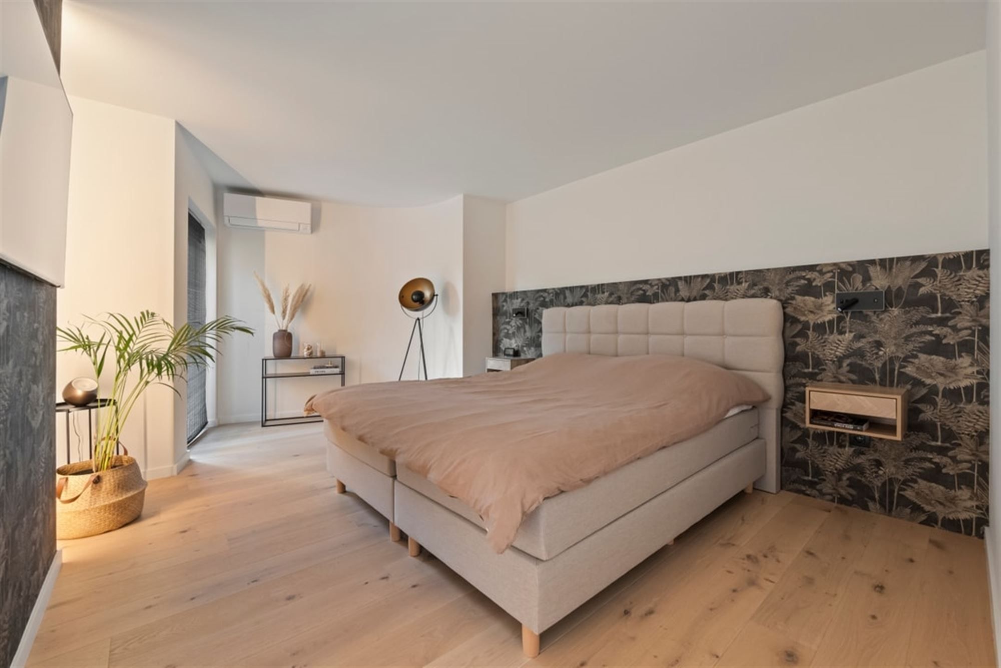 UNIEKE DESIGNWONING MET MODERNE AFWERKING EN STIJVOLLE ARCHITECTUUR foto 48