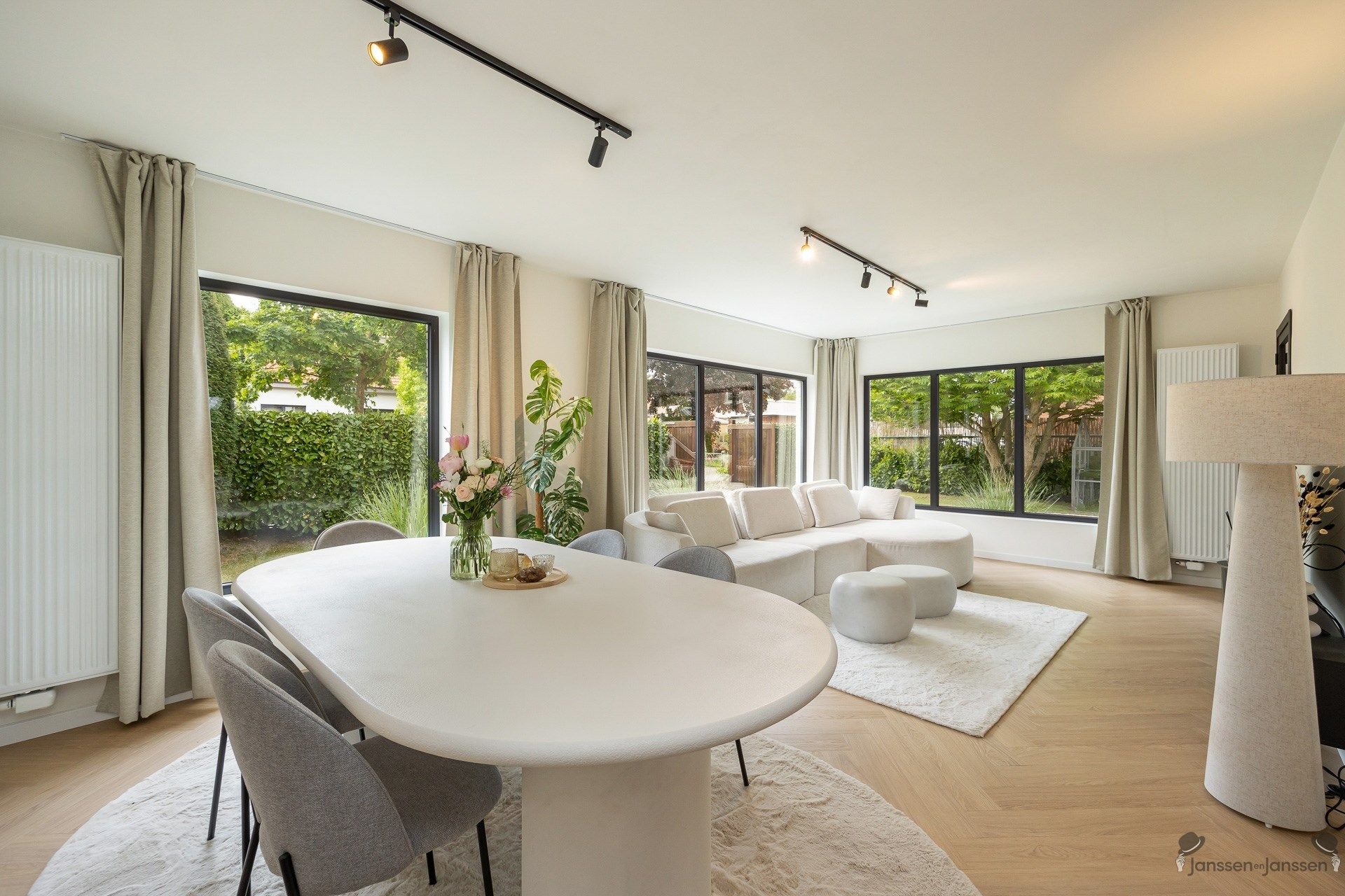 Instapklare recent gerenoveerde woning met zonnige tuin  foto 2