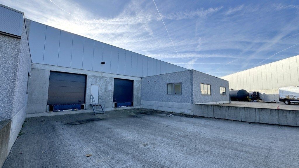 Logistieke loods te huur nabij R16 te Lier foto 6