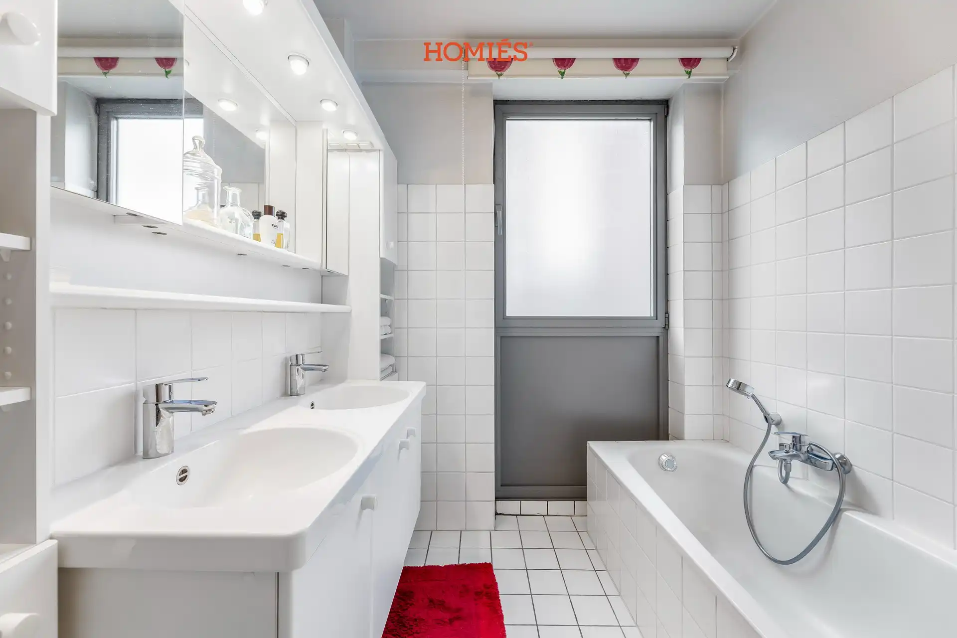 Ruim 3-slaapkamerappartement met staanplaats foto 14