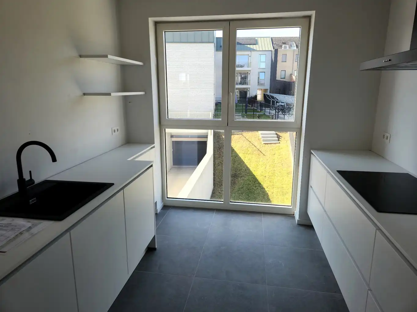 BEN-woning met 3 slaapkamers, terras en tuin foto 2