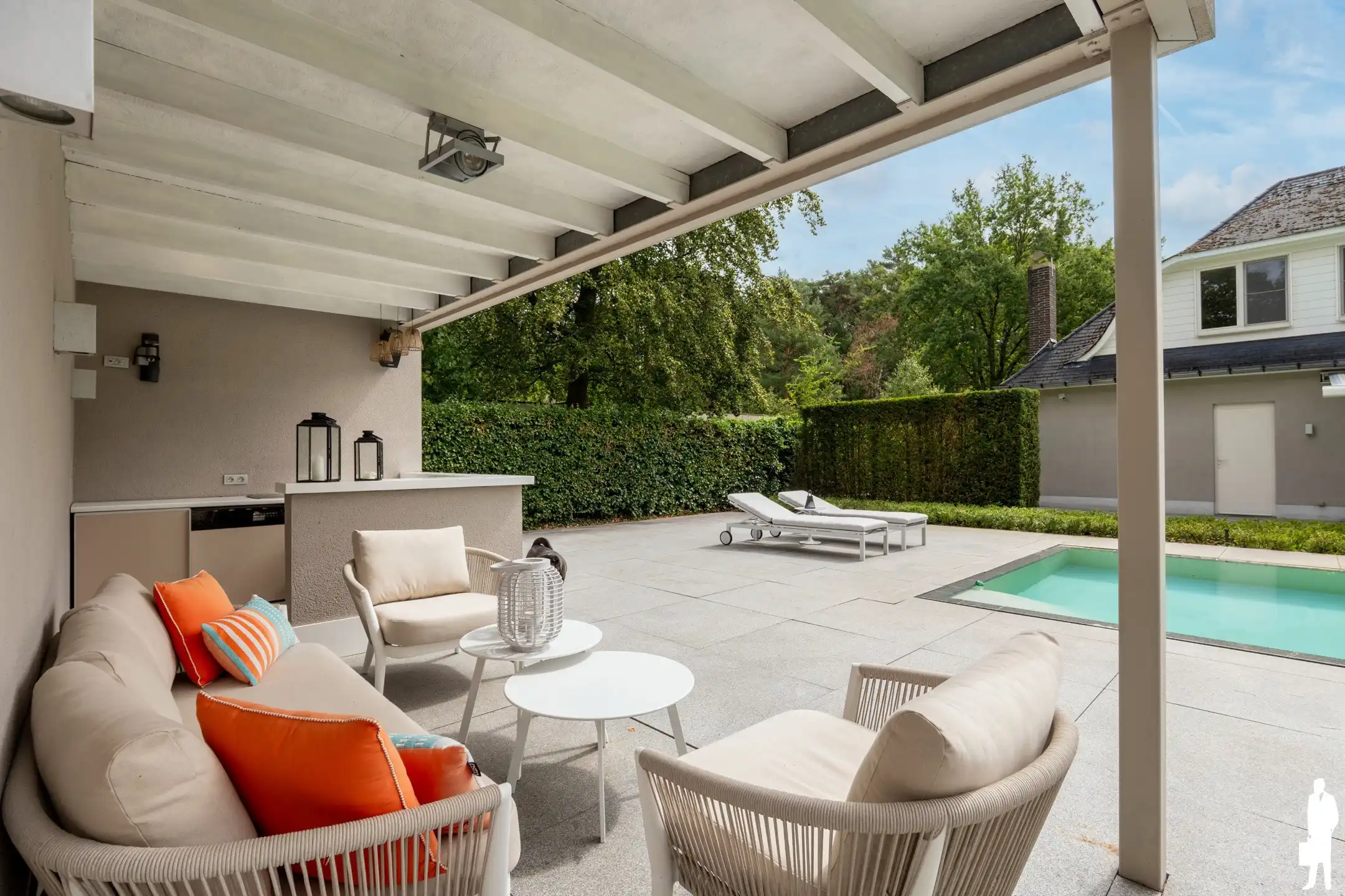 Villa met zwembad en poolhouse op een perceel van 1.350m² foto 19