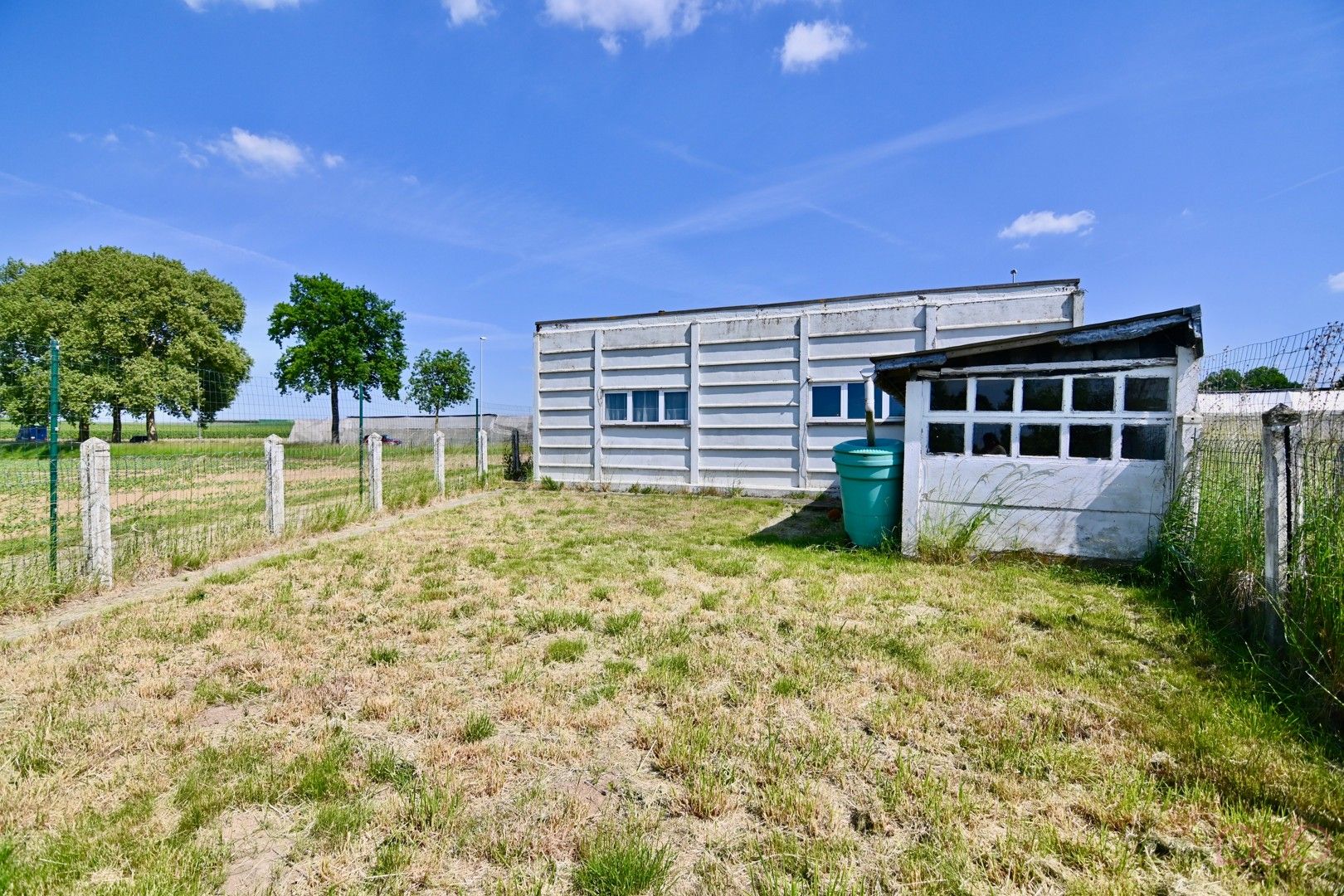 Knappe vrijstaande woning nabij het stadscentrum van Sint-Truiden met idyllische uitzicht en grote garage foto 27