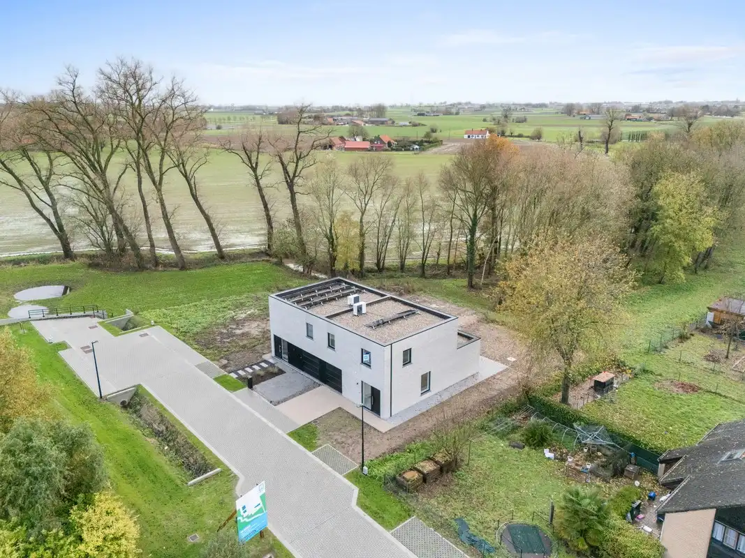 Moderne woningen op een rustige en groene ligging te Zarren. foto {{pictureIndex}}