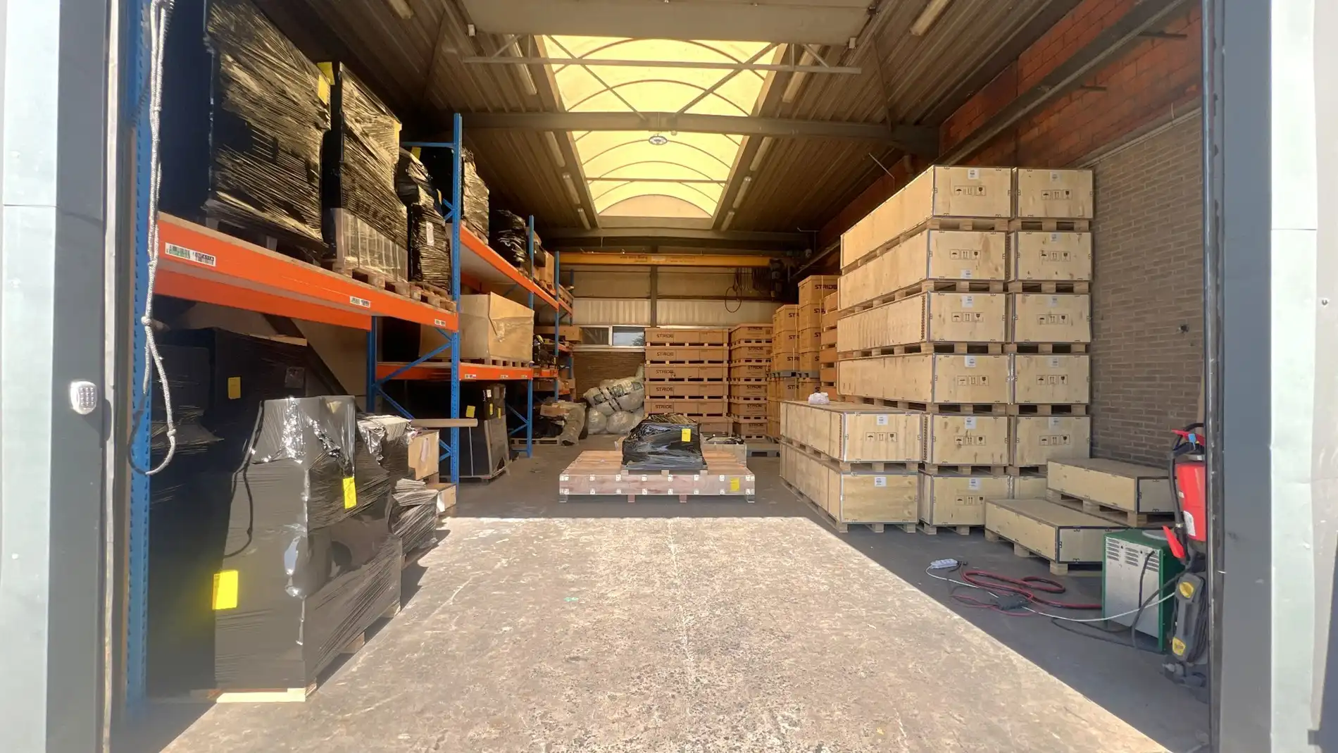 Bedrijfspand met buitenopslag te huur in het industriepark van Zwijnaarde foto 20