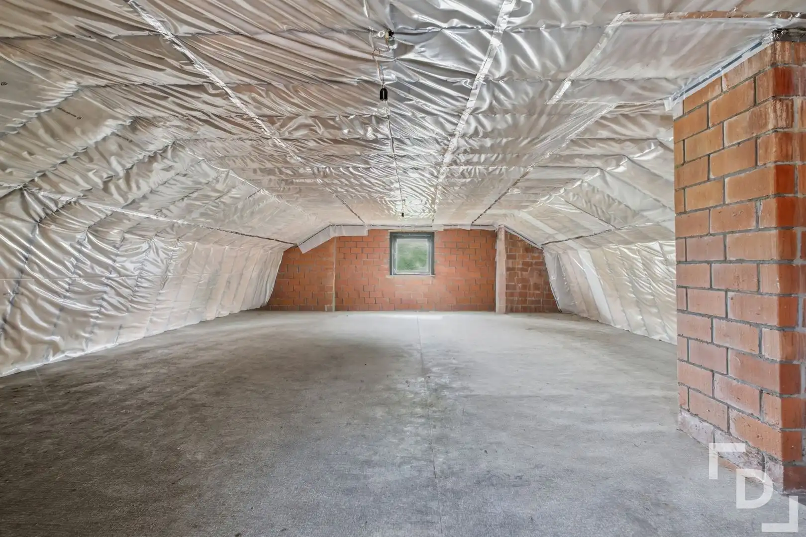 Ruim gebouw te koop met handelsruimte en appartement in Woumen. foto 39