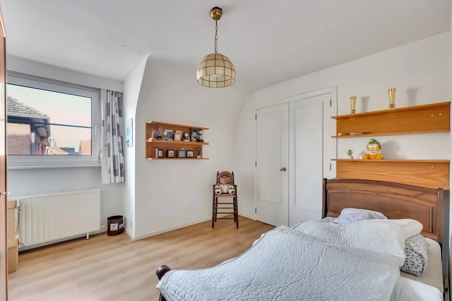 Ruime, statige villa met praktijkruimte foto 12