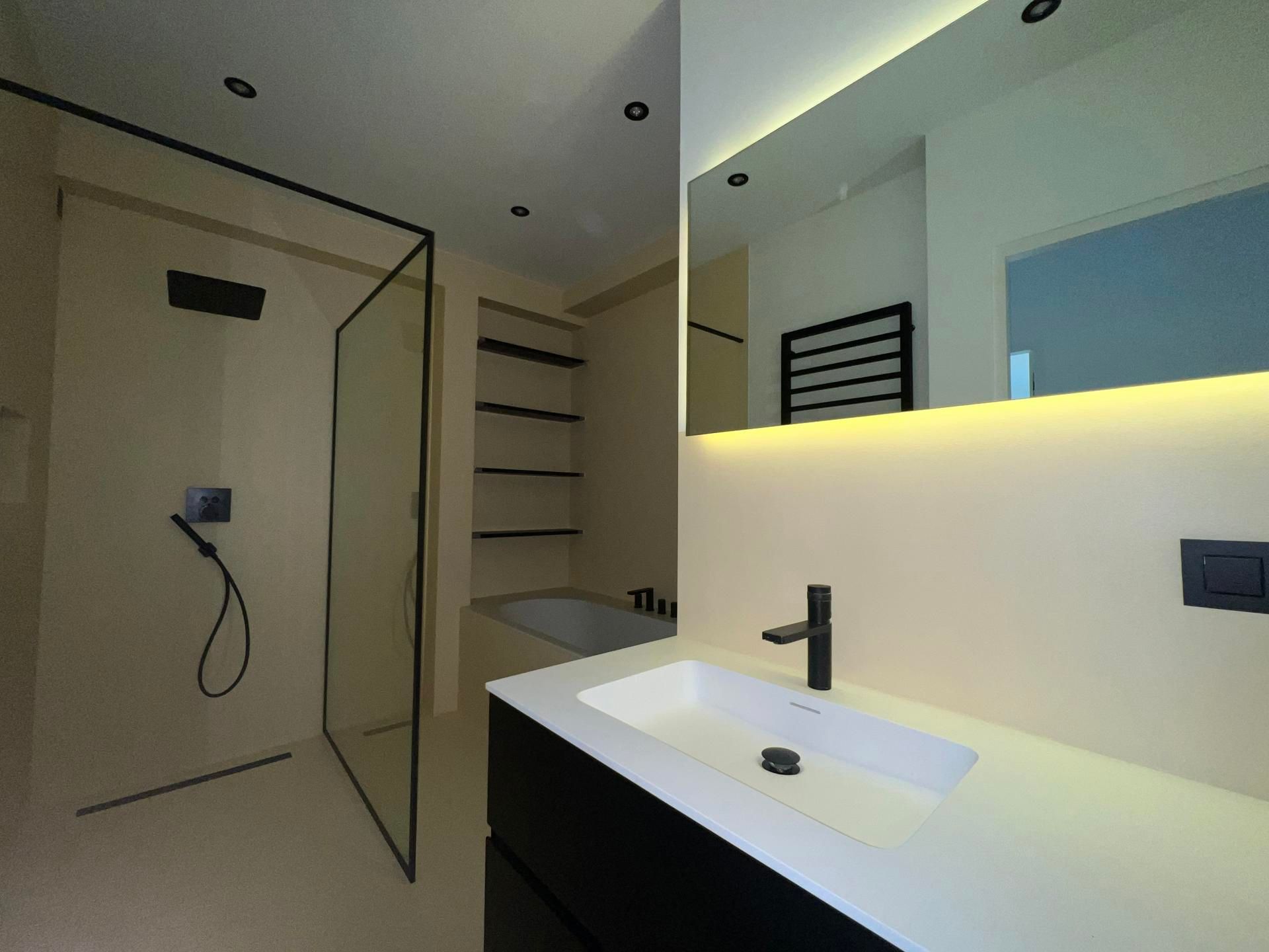 Gerenoveerd appartement met zicht op het park foto 10