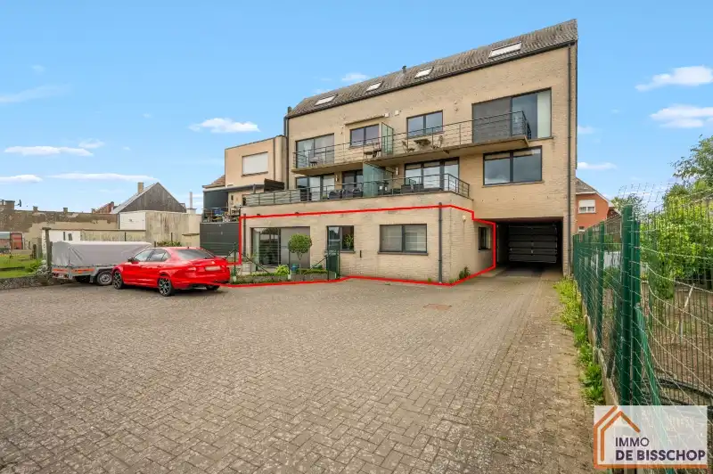 Groot, instapklaar appartement met 3 slaapkamers, mooi terras en garage foto 16