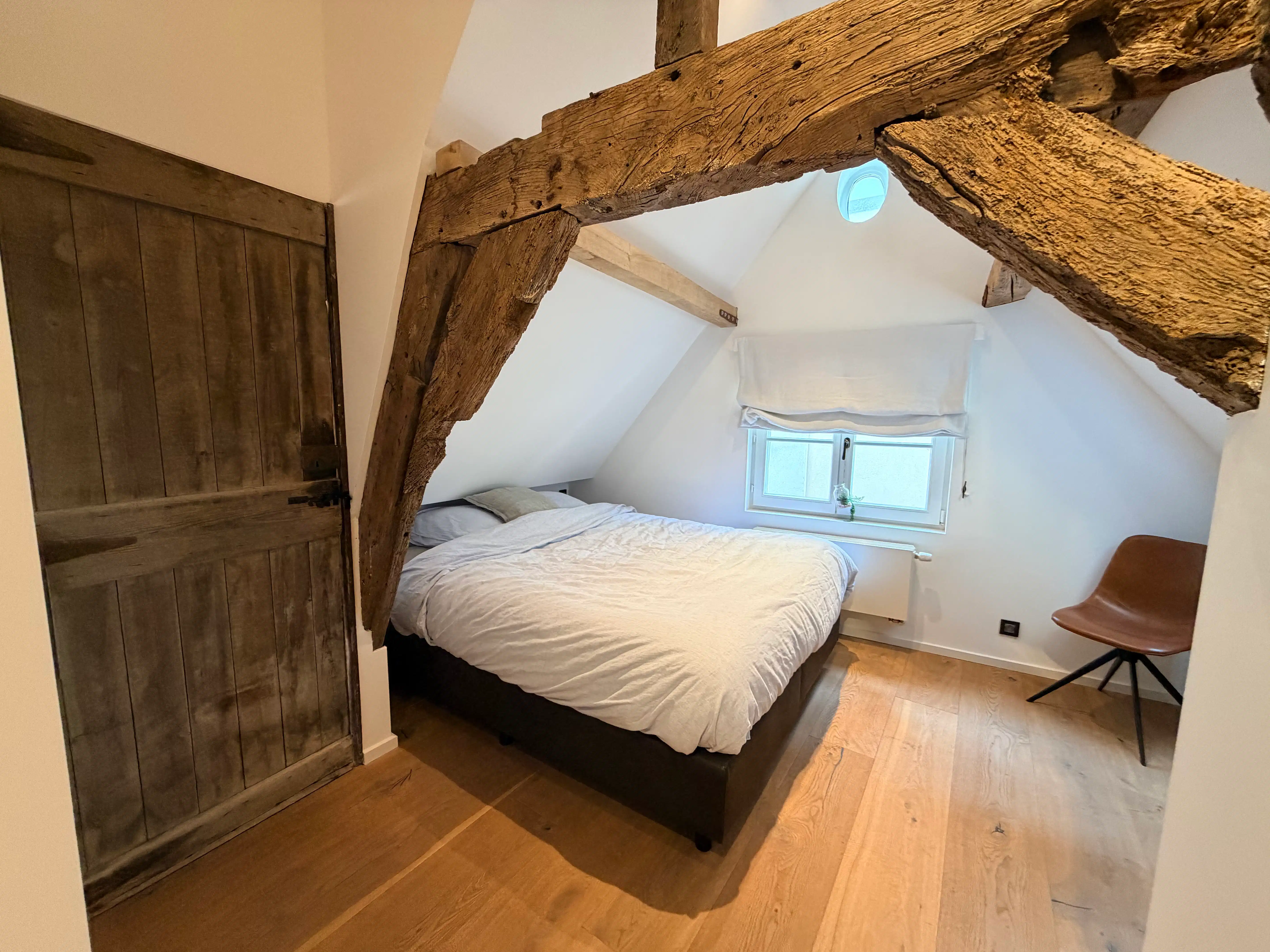 --- NIEUW --- Ideale cohousing woning: high-end gerenoveerde 2-slaapkamerwoning met elk een eigen douche in centrum Gent! foto 16