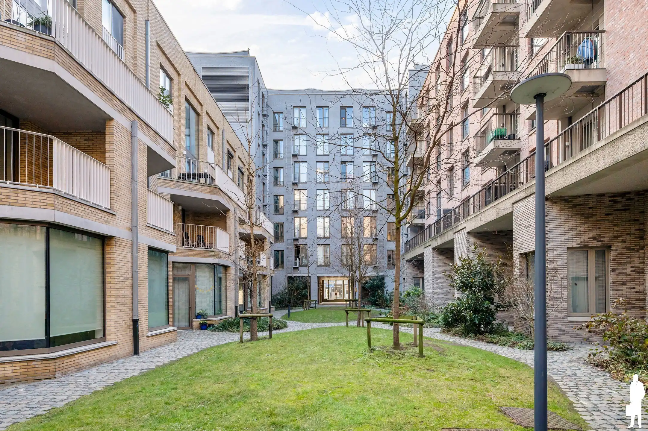 Lichtrijk BEN-appartement met open waterzicht in London Residence foto 13