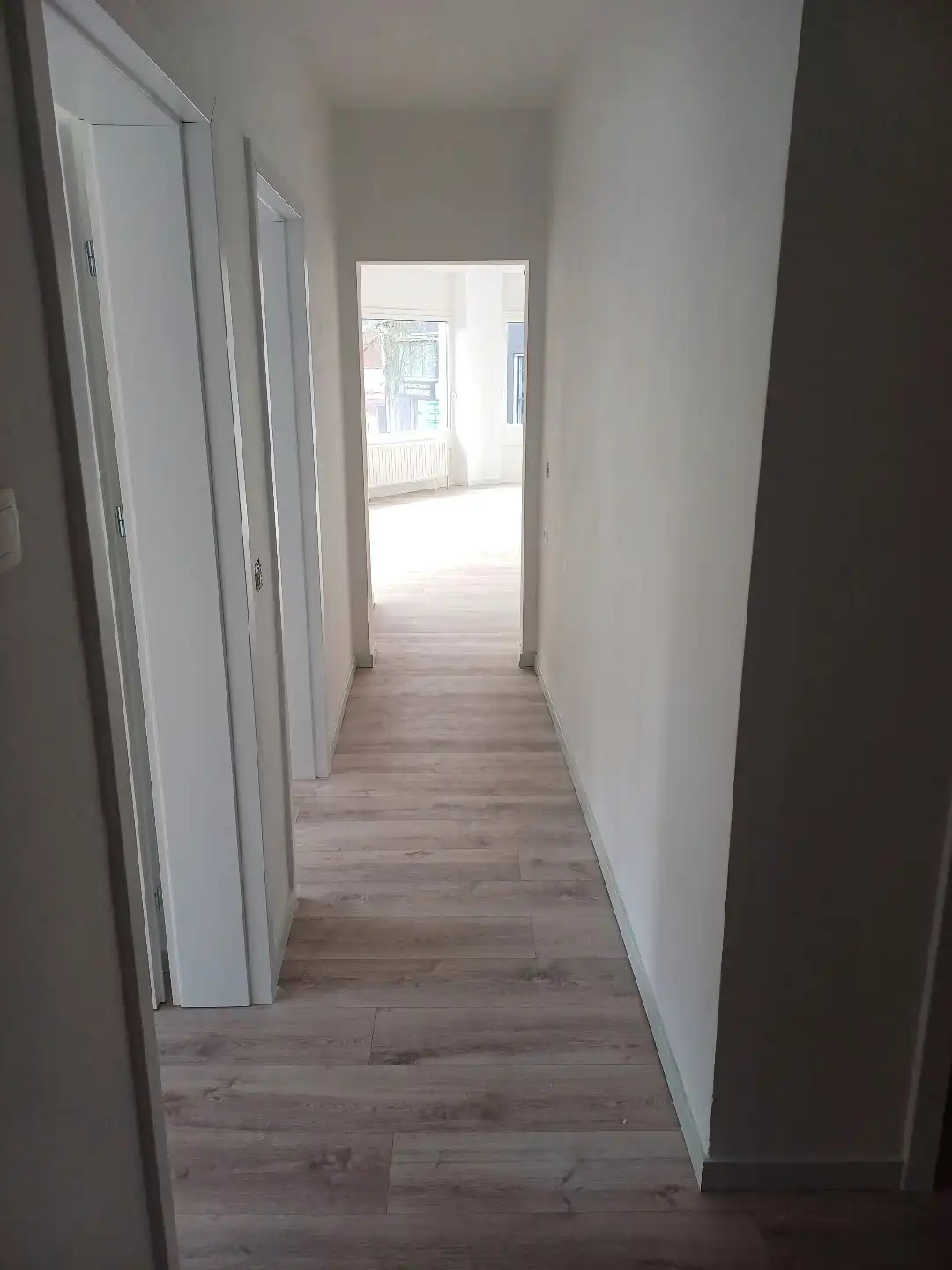 Volledig gerenoveerd 3 slaapkamer appartement in Neerpelt centrum. foto 9