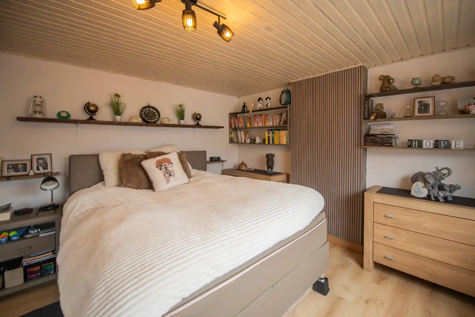 OOSTENDE  - CENTRUM MARIAKERKE foto 23