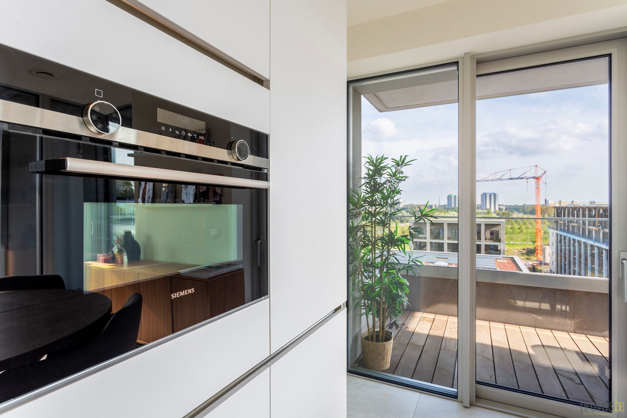 INSTAPKLAAR APPARTEMENT MET TERRAS EN PANORAMISCHE ZICHTEN foto 14