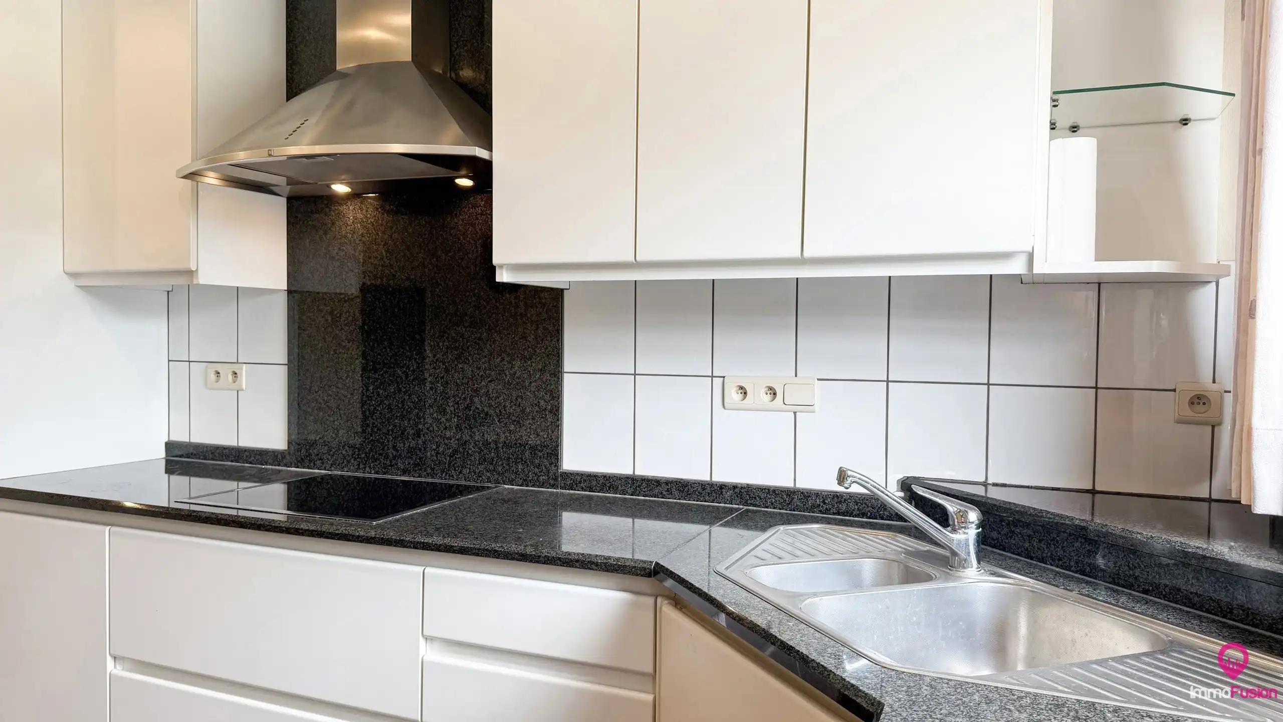 Rustig gelegen gezinswoning met 3 slpks en ruim perceel! foto 11