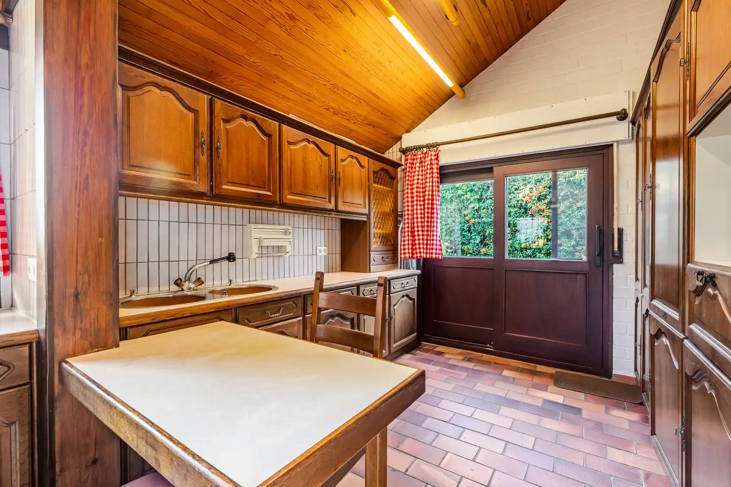 Modernistische, lichtrijke villa met 3 slaapkamers, kantoor en zuidgerichte tuin op toplocatie in groene rand rond Brussel! foto 9