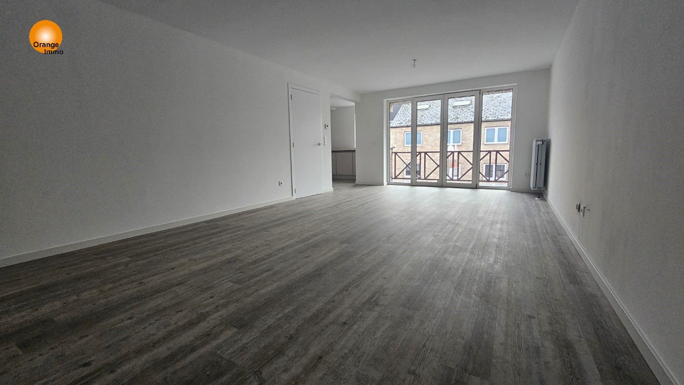 Vernieuwd appartement met 2 slaapkamers in het centrum van Maasmechelen. foto 3