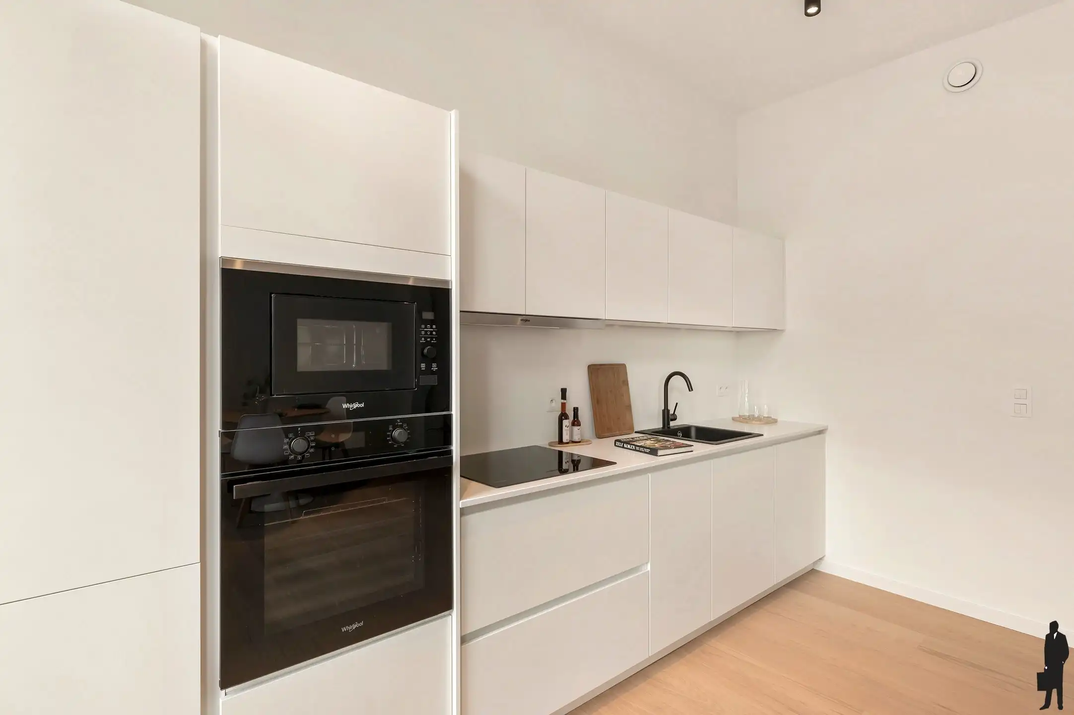 Gerenoveerd dakappartement met twee slaapkamers foto 4