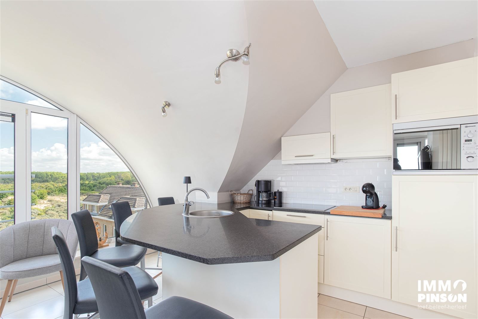 Ruim penthouse met groot zonneterras en prachtig uitzicht foto 5