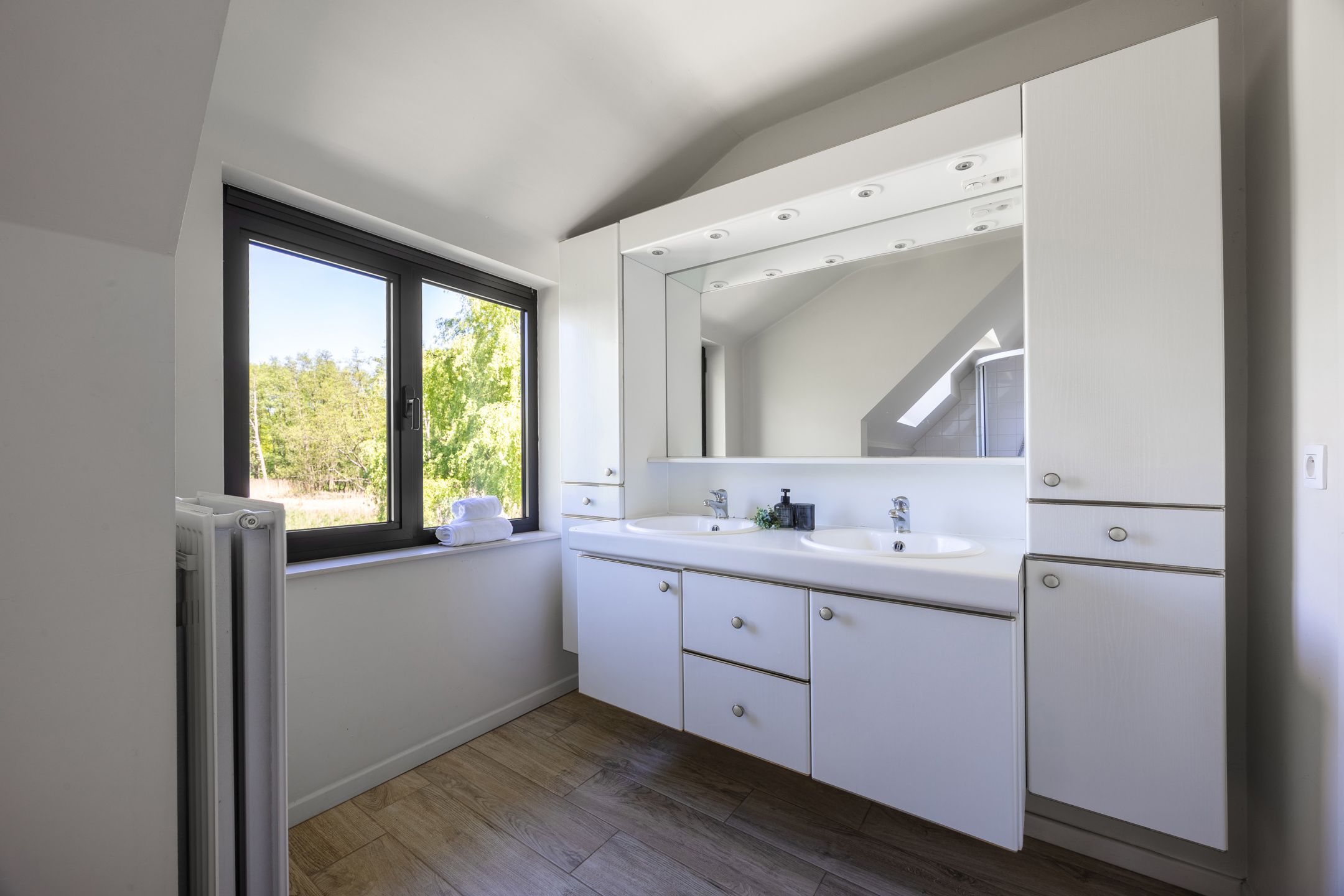 Charmante woning omringd door ca 6000m² aan prachtige natuur foto 14