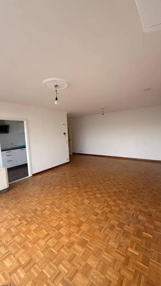 Appartement met twee slaapkamers en terras te huur aan het Molenweideplein te Lanaken foto 8