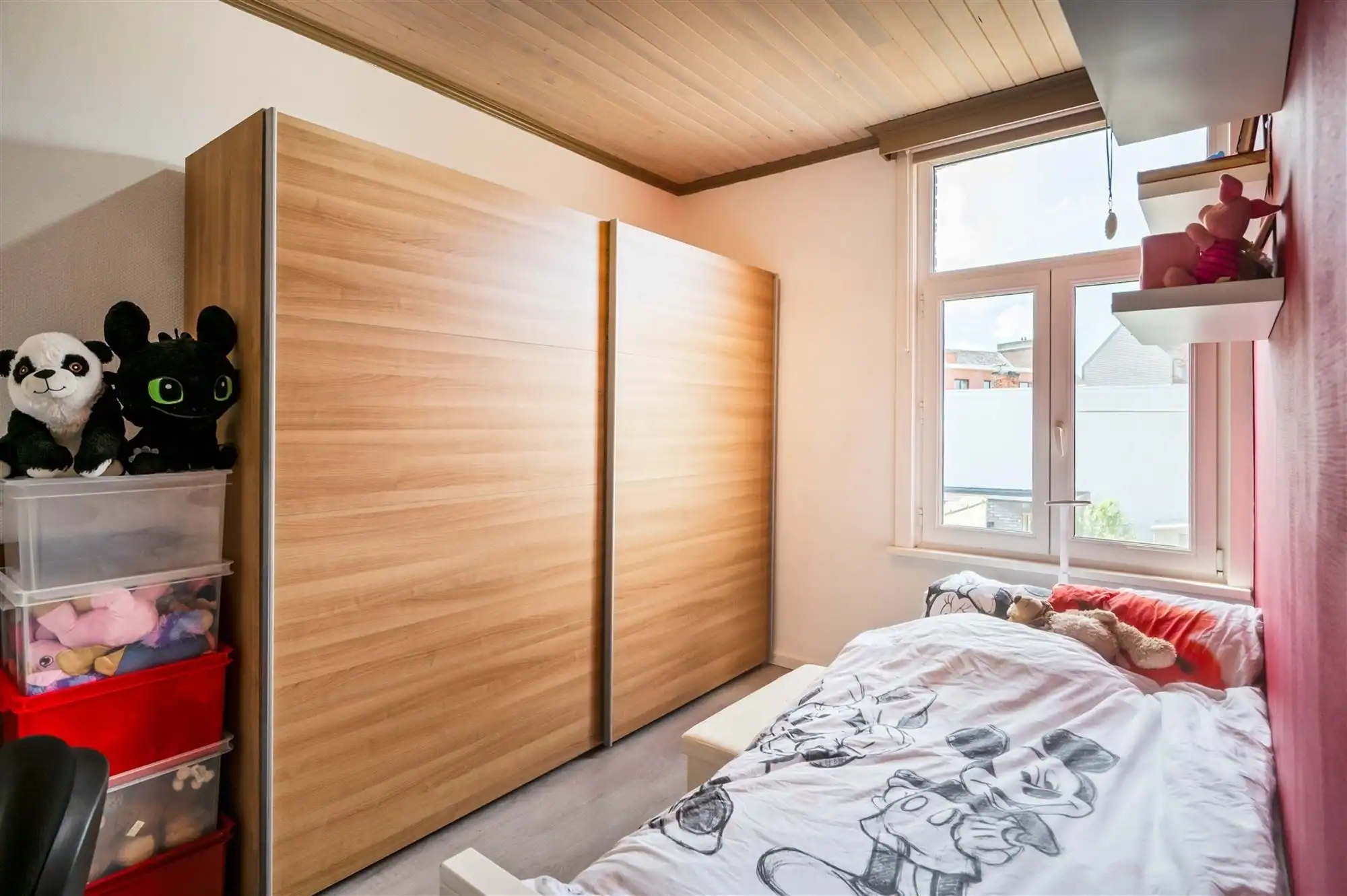 Deels gemoderniseerde woning te Duffel-West foto 9