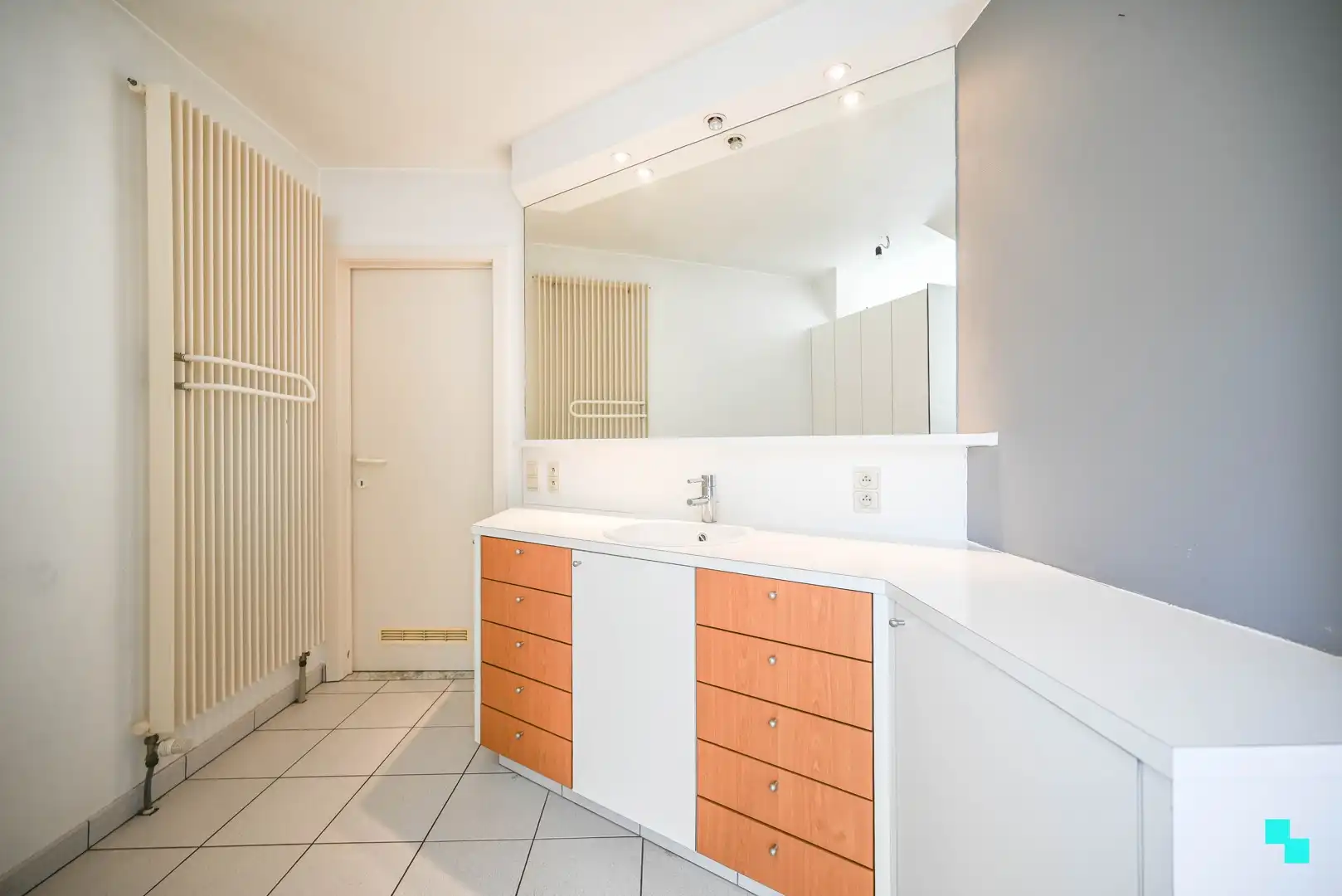 Kortverhuur: Duplexappartement in centrum van Sint-Baafs-Vijve foto 18
