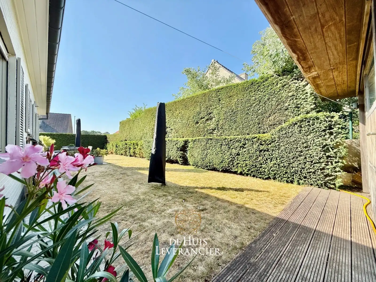 Kom levenslang genieten aan zee in deze instapklare gelijkvloerse villa op uitzonderlijke toplocatie in Oostduinkerke! foto 23