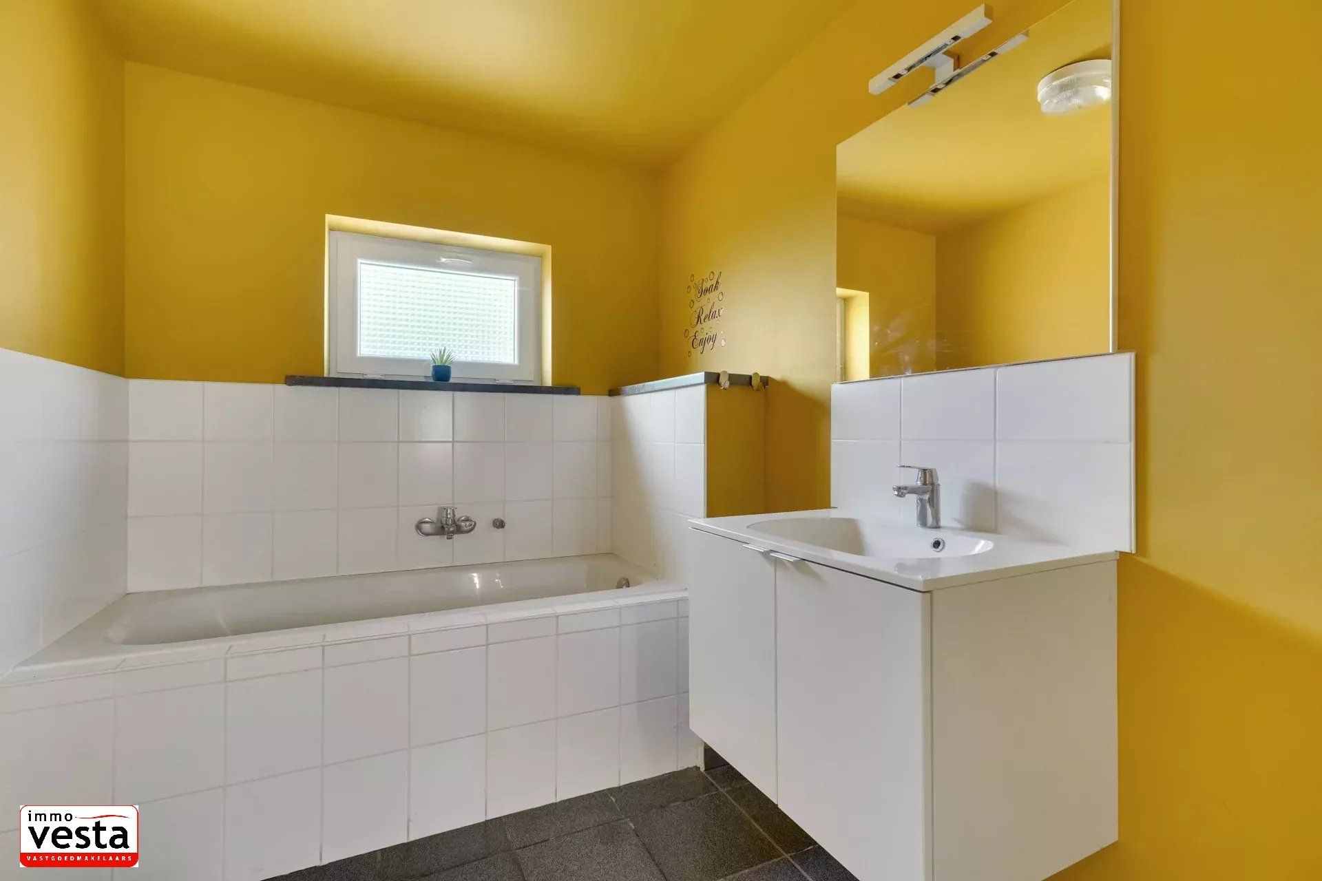 Instapklare woning aan de stadsrand van Sint-Truiden foto 7