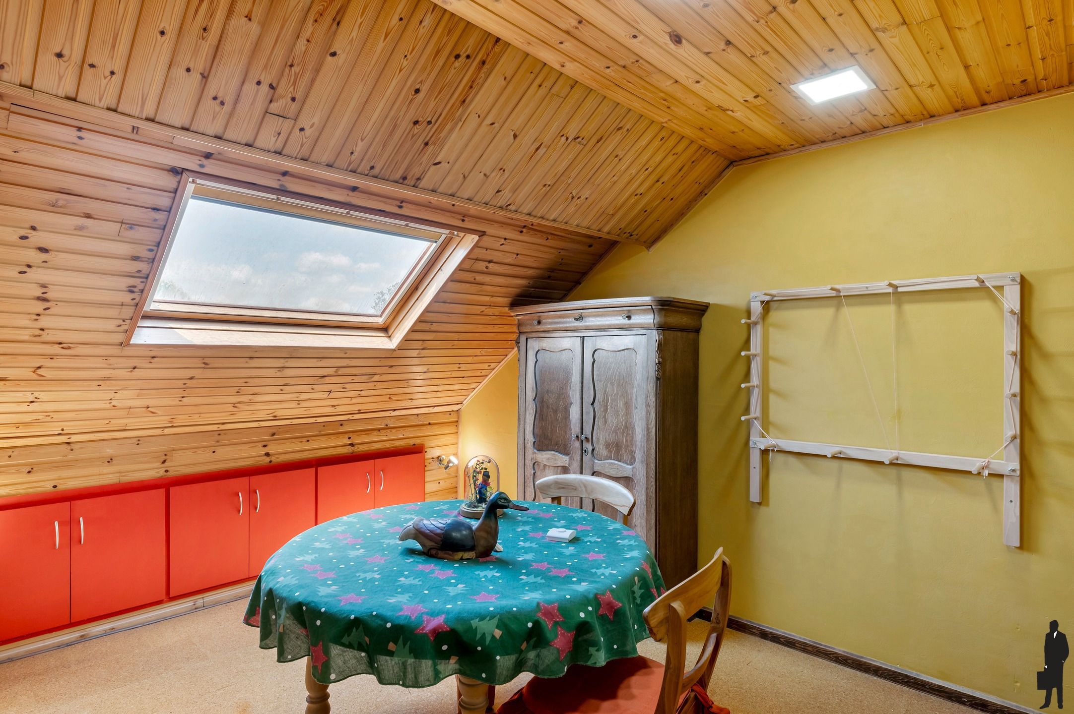Bel-etage woning met 4-5 slks en een inpandige garage foto 15