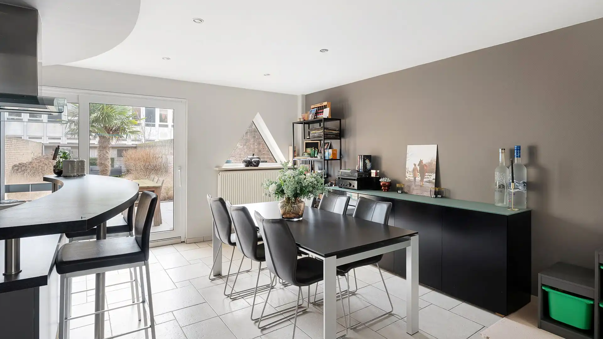 Instapklare woning met zonnige tuin in het centrum van Heist foto 7