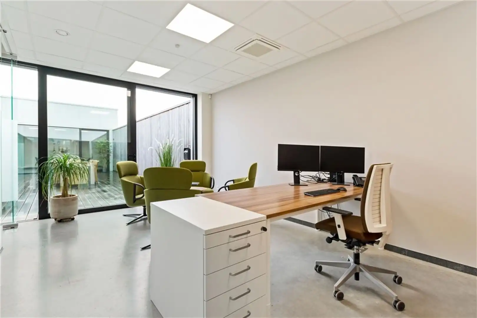 Moderne instapklare kantoren te huur foto 10