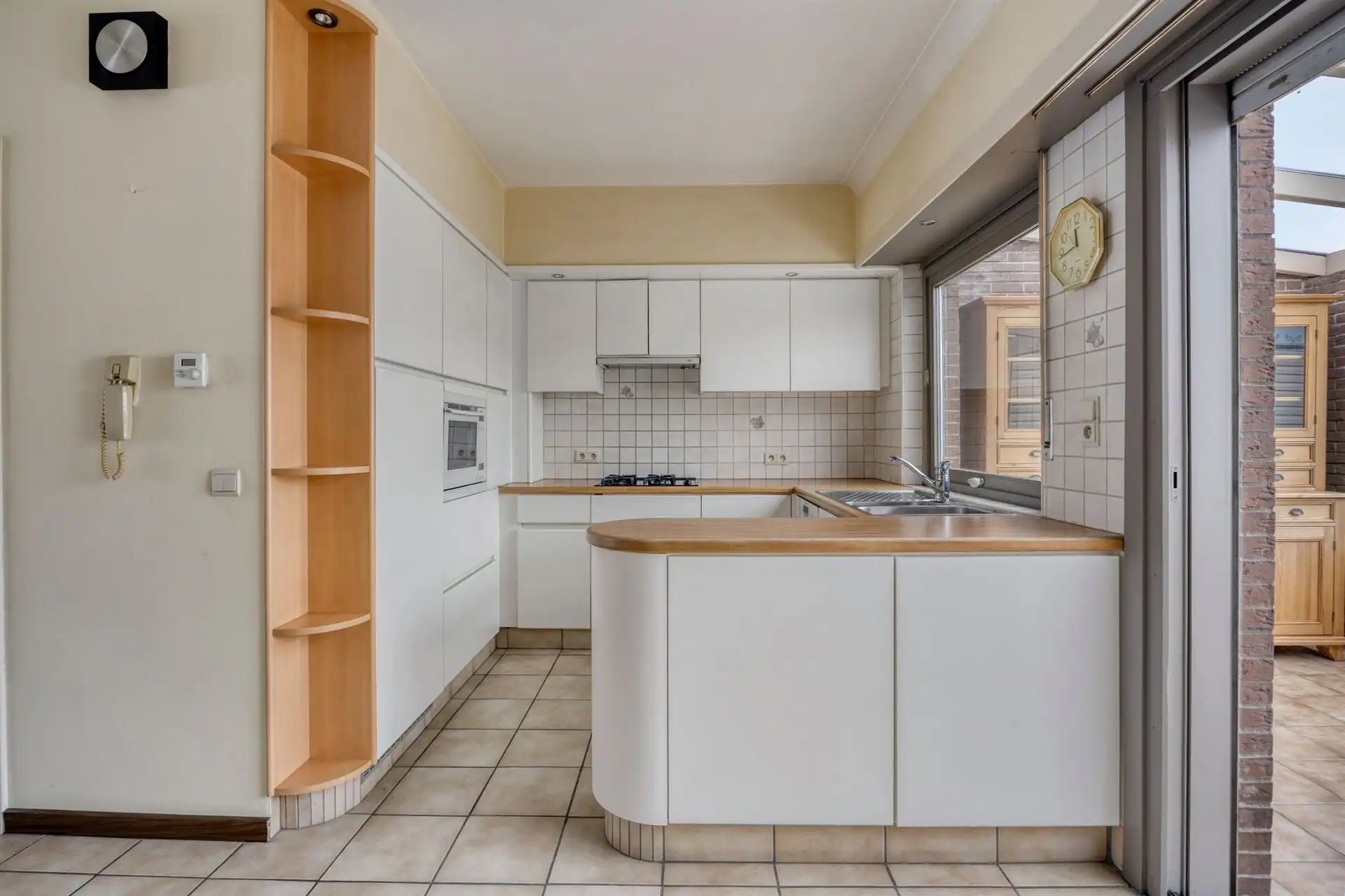 HOB bel-étage van 193m² met drie slpk's en ruime tuin! foto 10