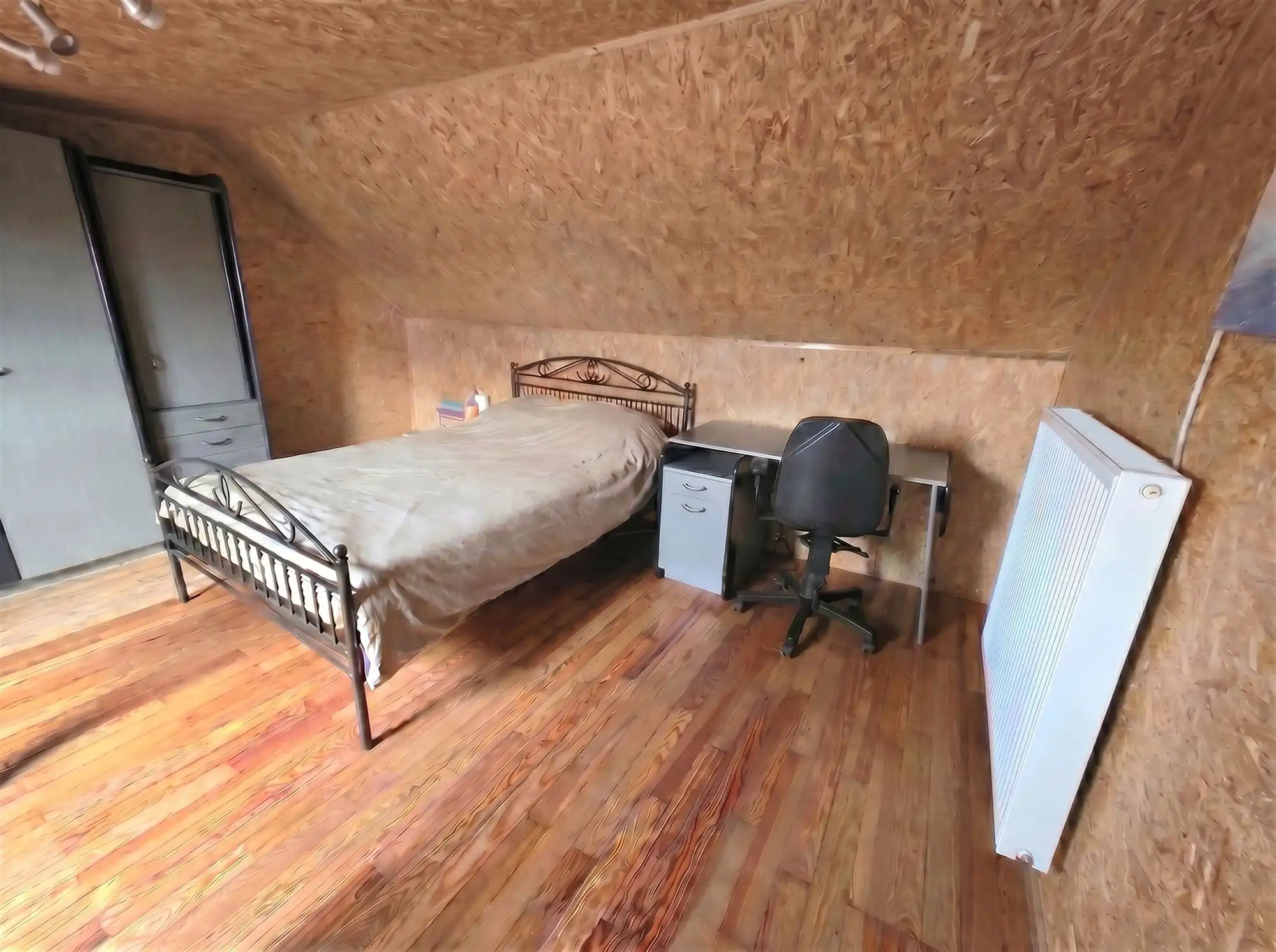 Gezinswoning met 4 slaapkamers en zonnige tuin foto 17