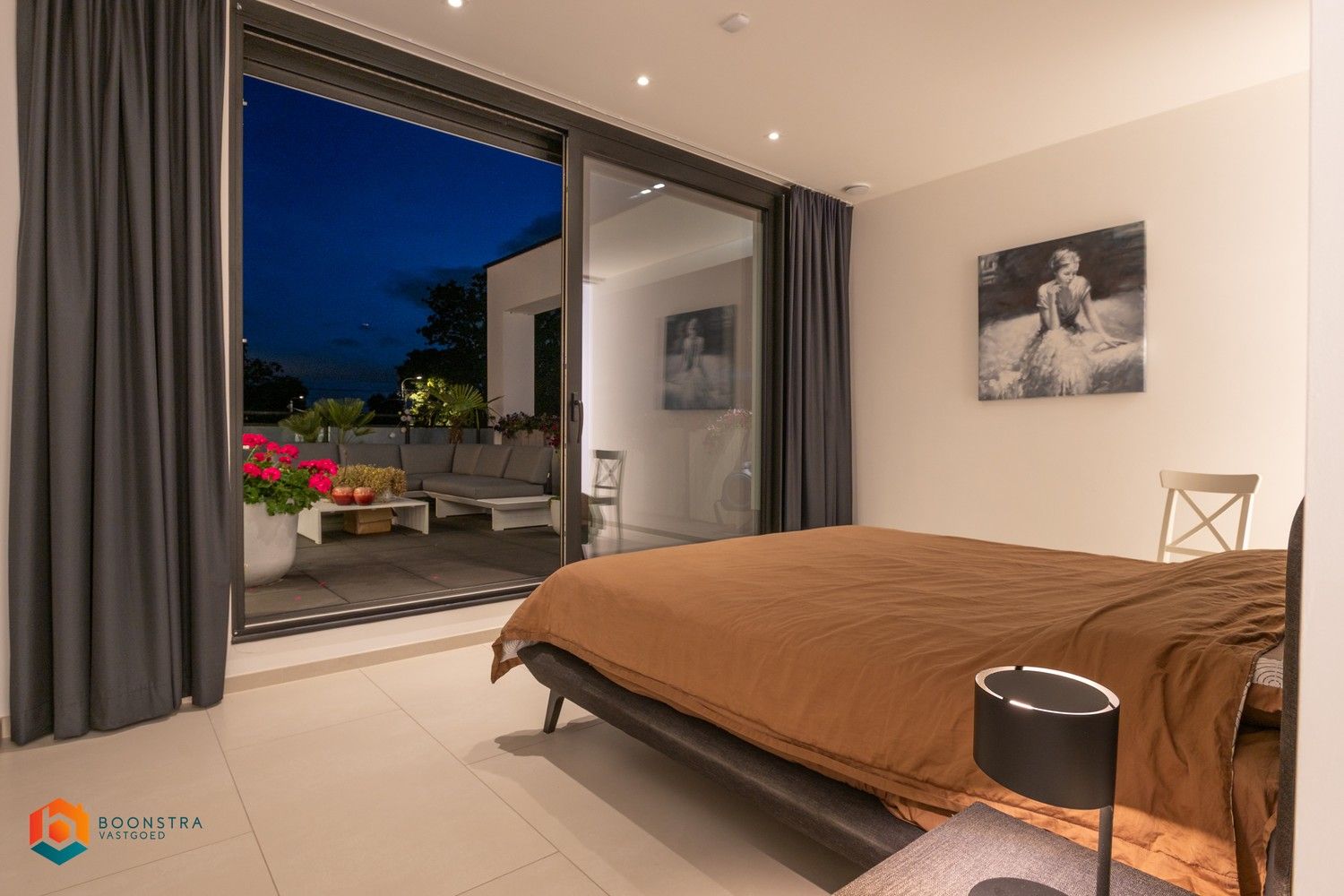 Exclusieve moderne villa met handelsruimte te Schriek foto 15