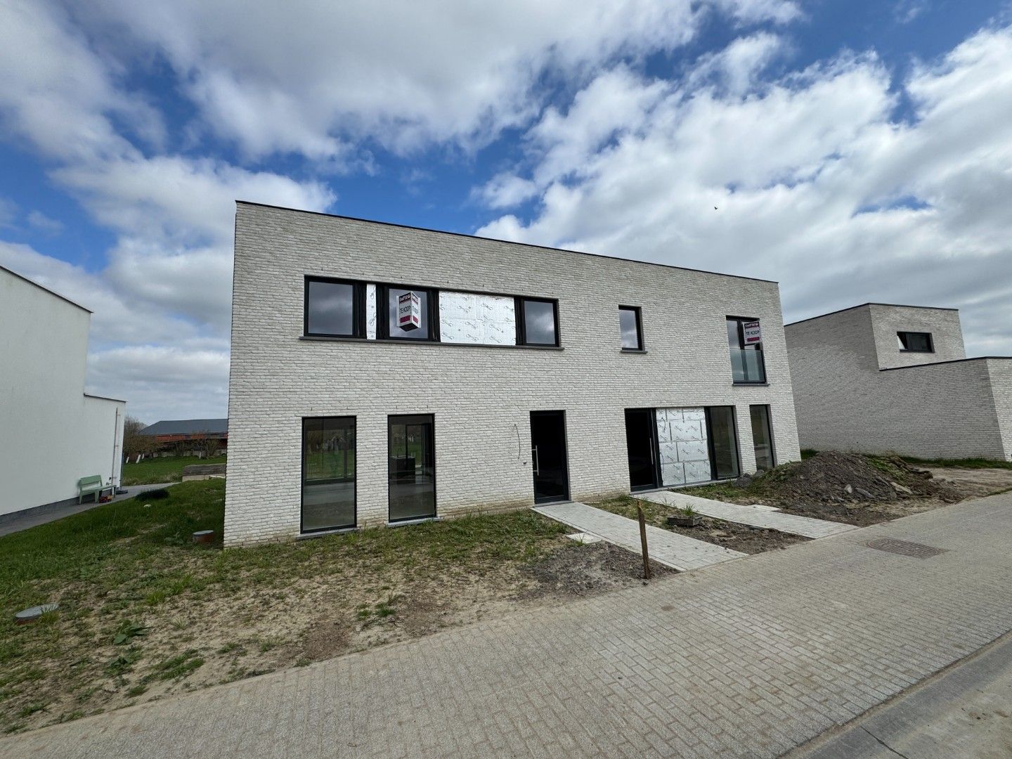 Huis te koop foto {{pictureIndex}}