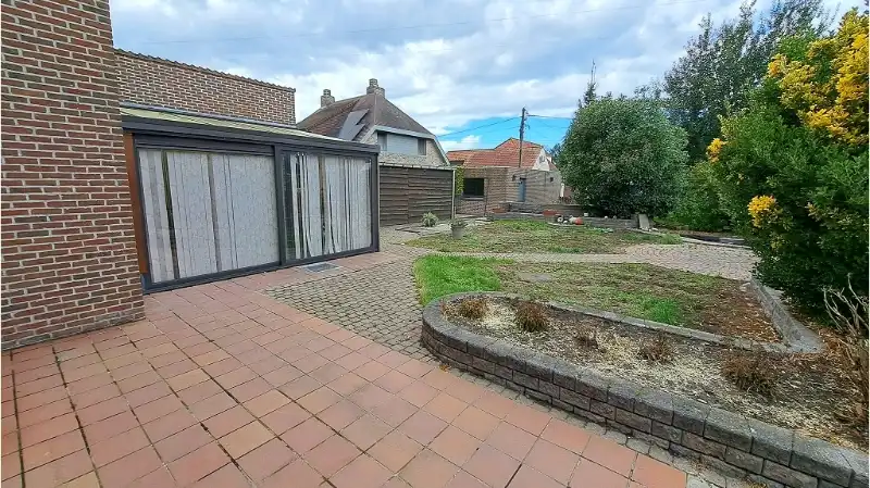 Vrijstaande 3-slaapkamerwoning met Tuin en 2 Garages te koop in Zedelgem foto 12