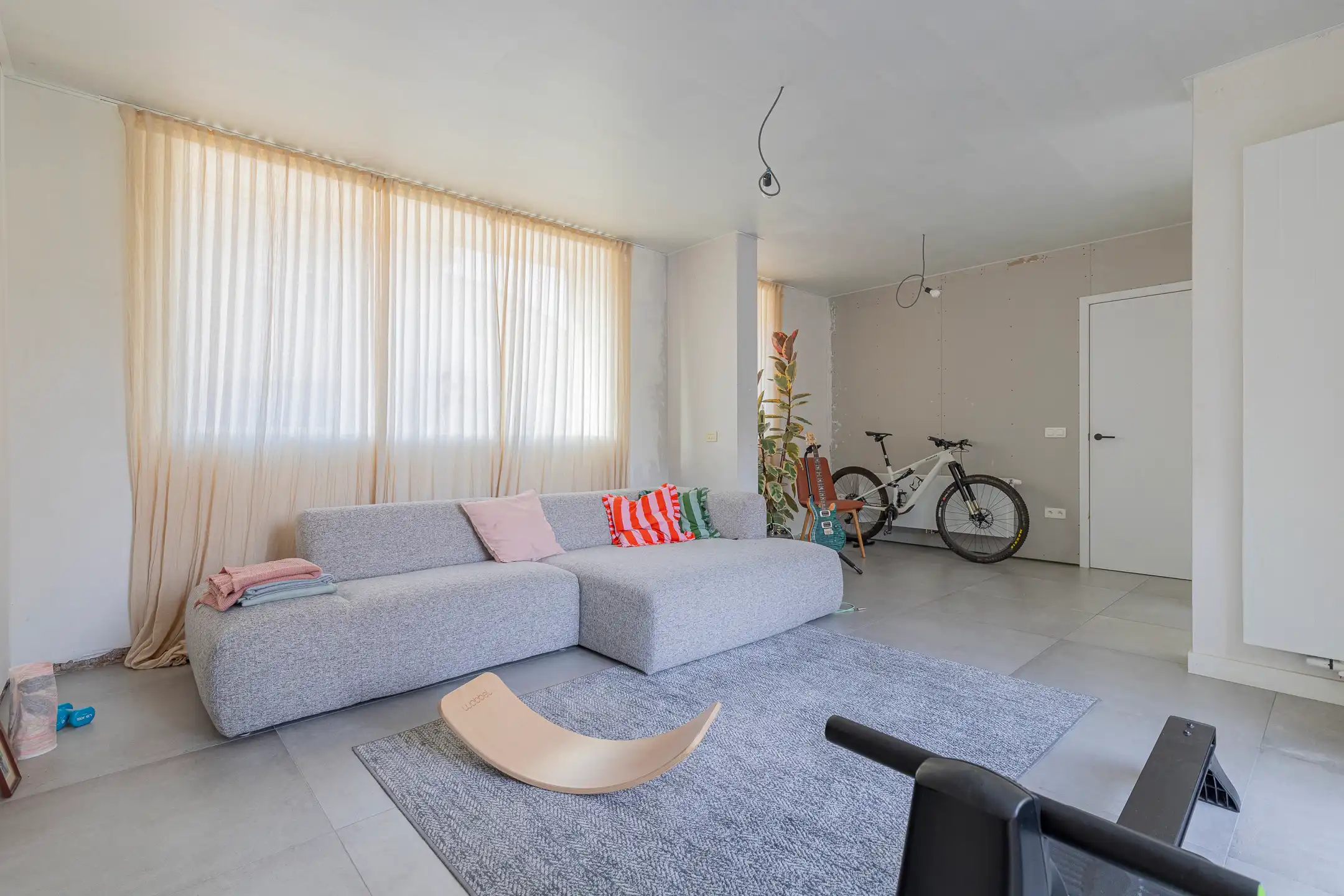 HERZELE - Recent gerenoveerde woning op centrale locatie  foto 7