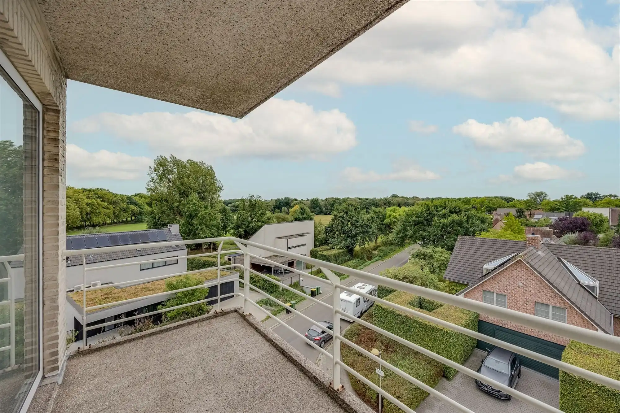 Ruim3-slpk appartement met terras en P foto 2