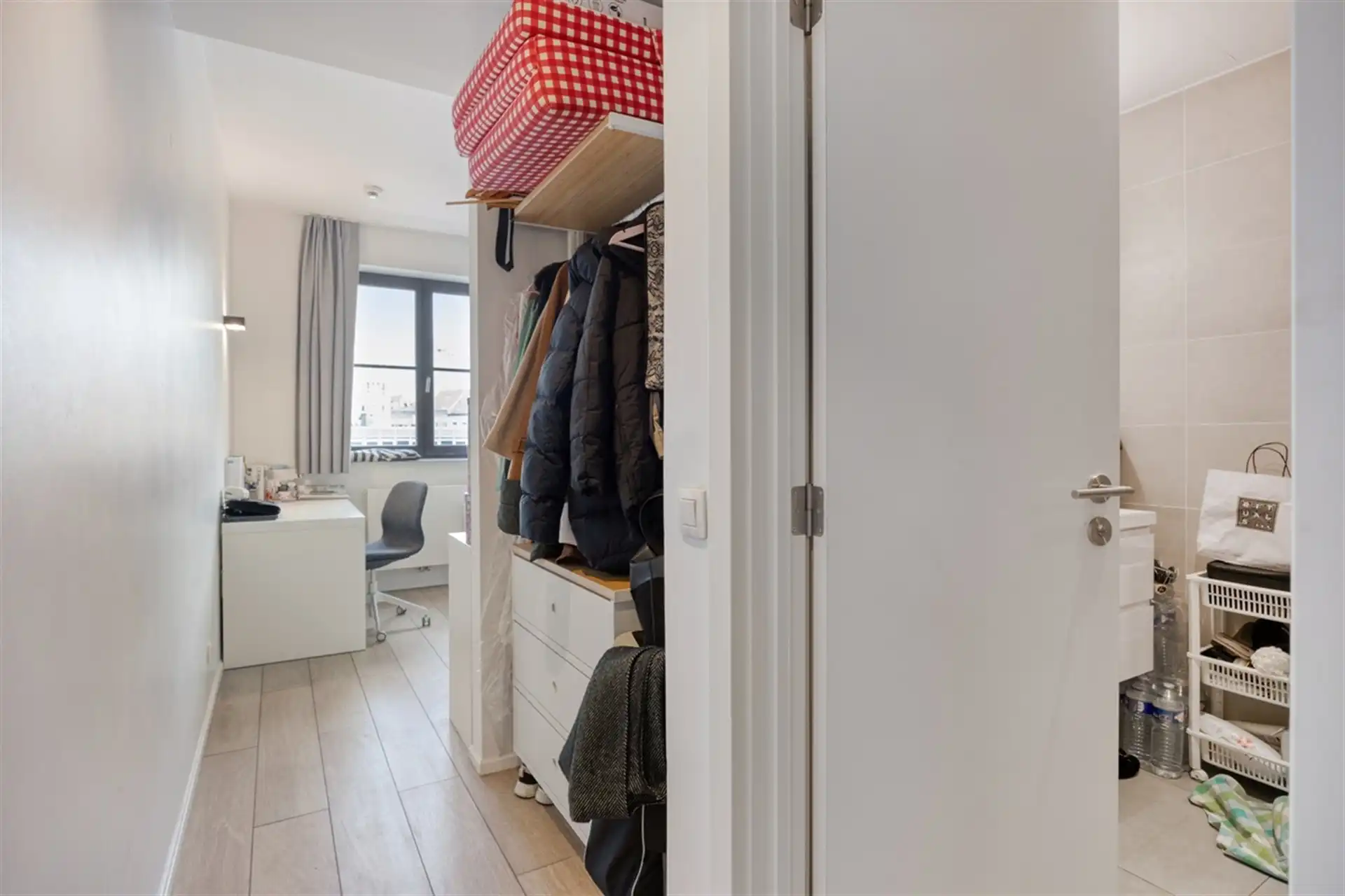 Flat te koop op uitstekende locatie. foto 3