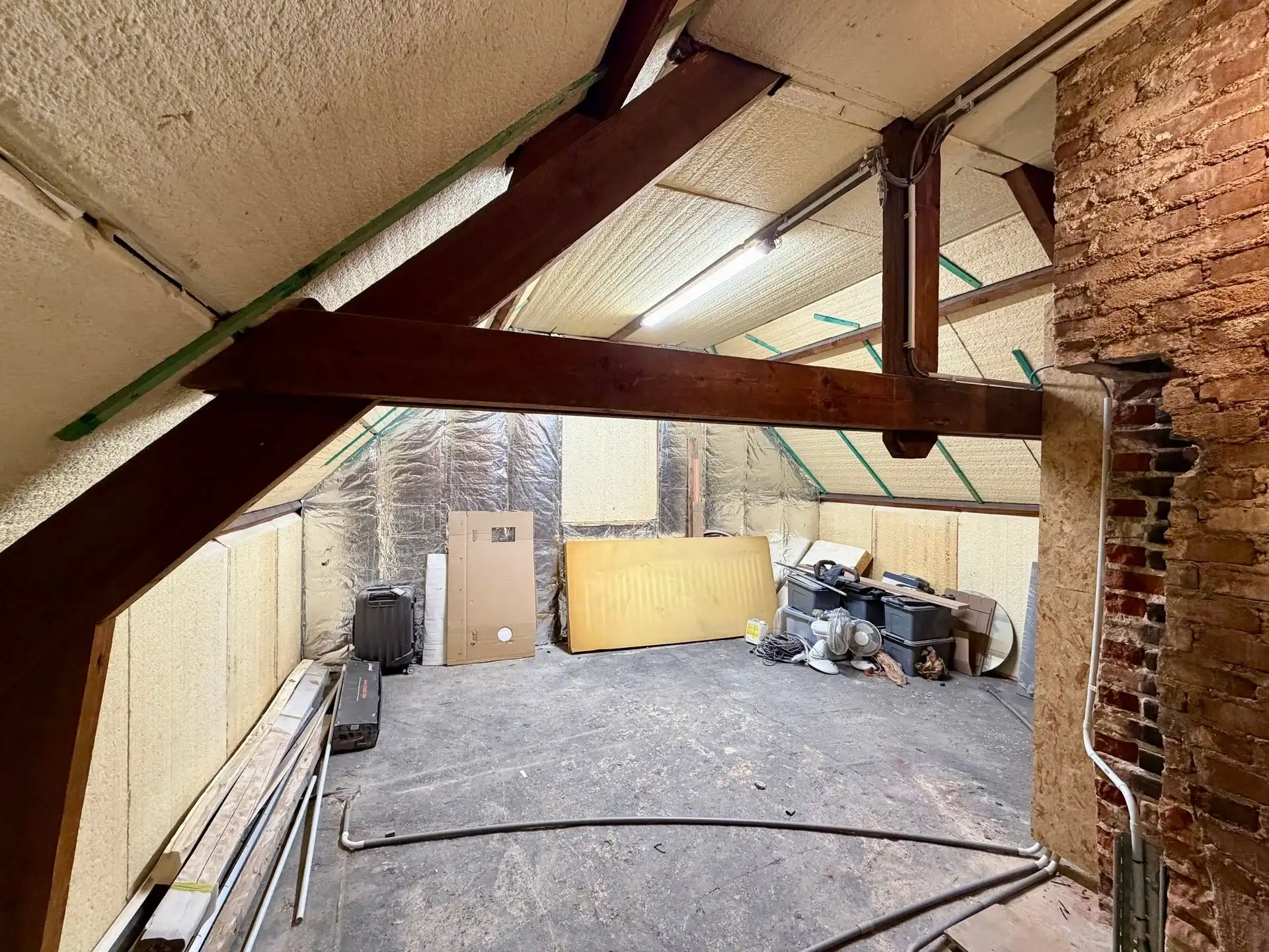 Renovatieproject met enorm potentieel op een ruim perceel van 9a85ca. foto 21