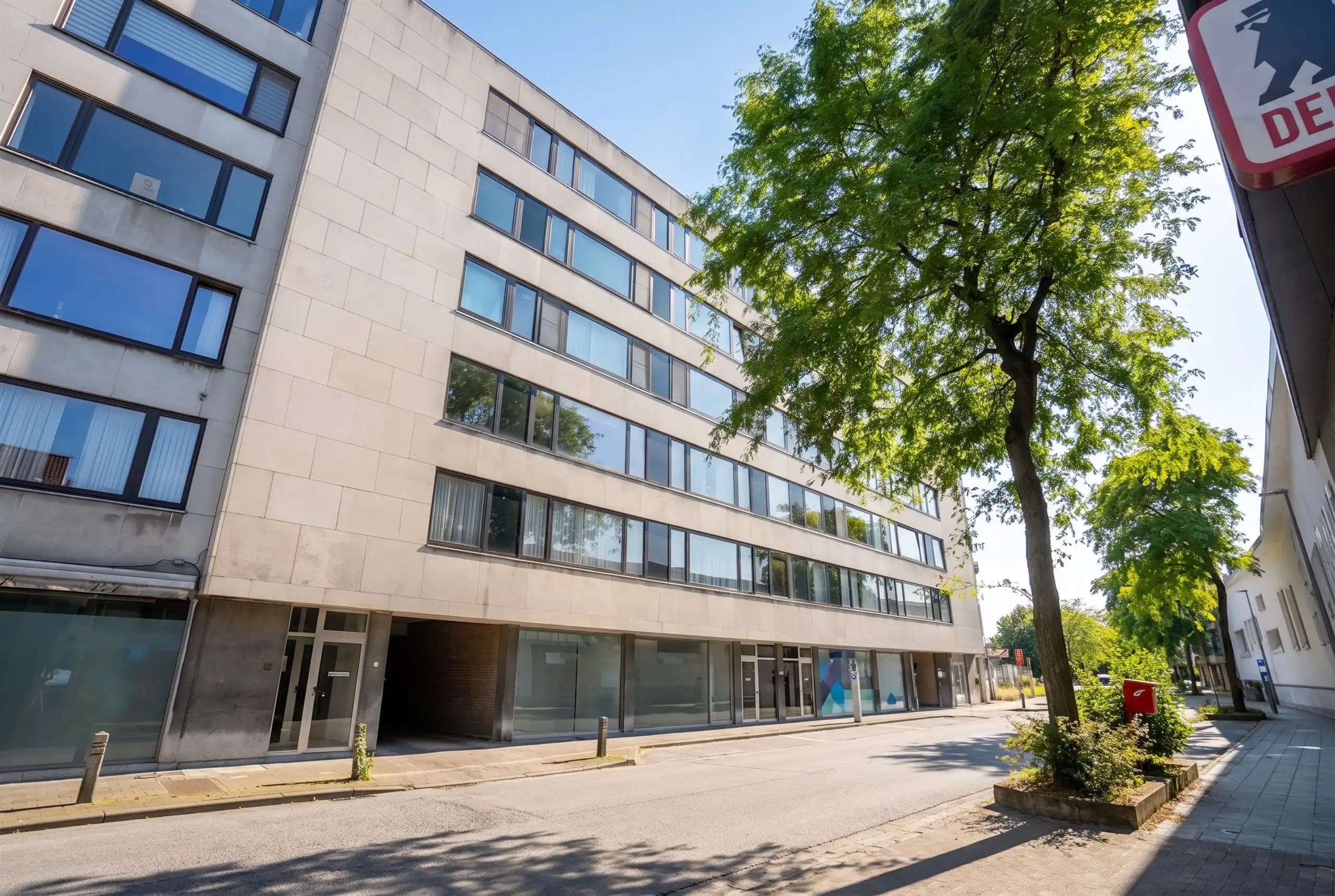 Instapklaar en verzorgt appartement met terras en garage  foto 2